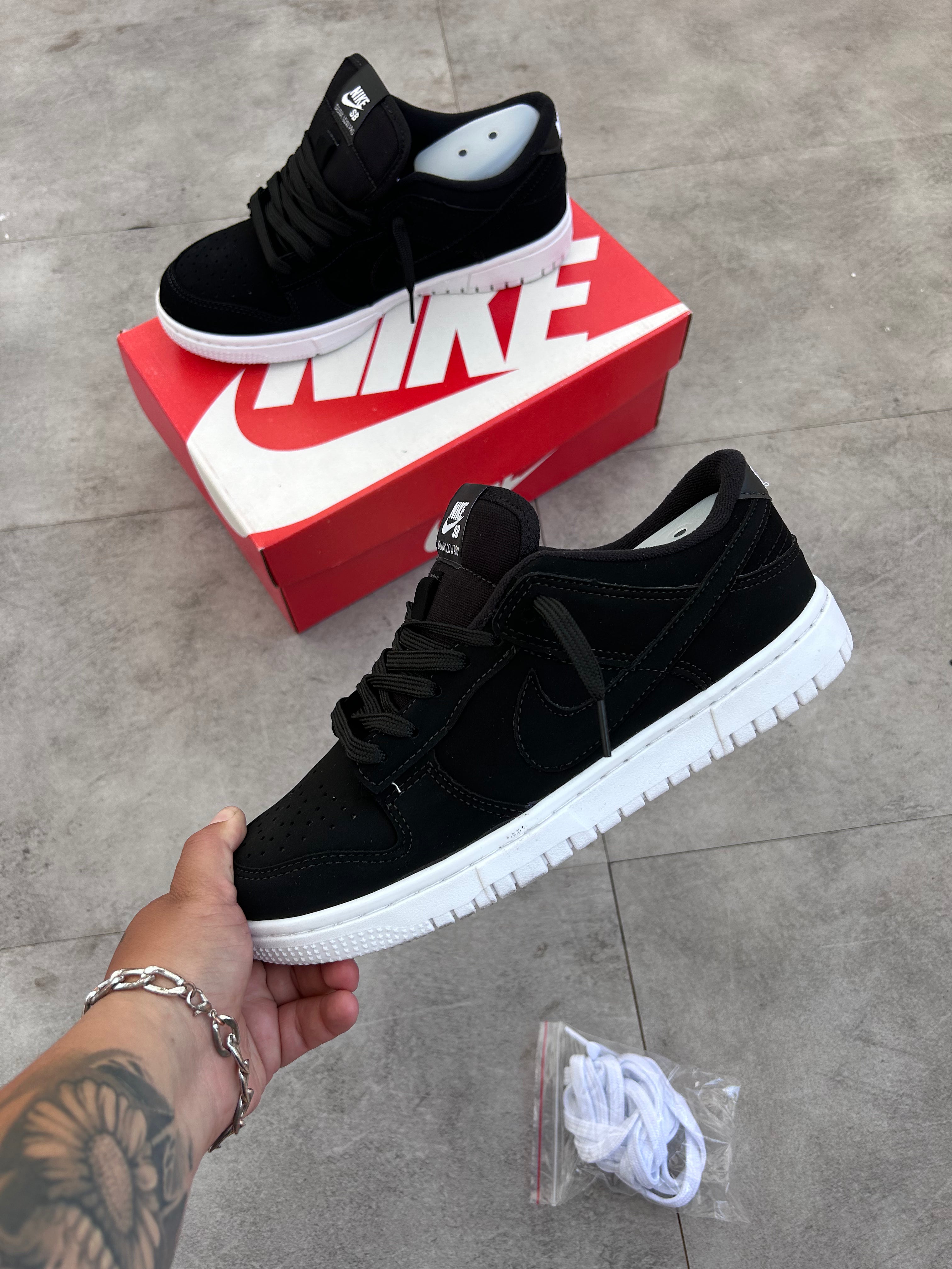 Nike SB Dunk Low Pro - Black