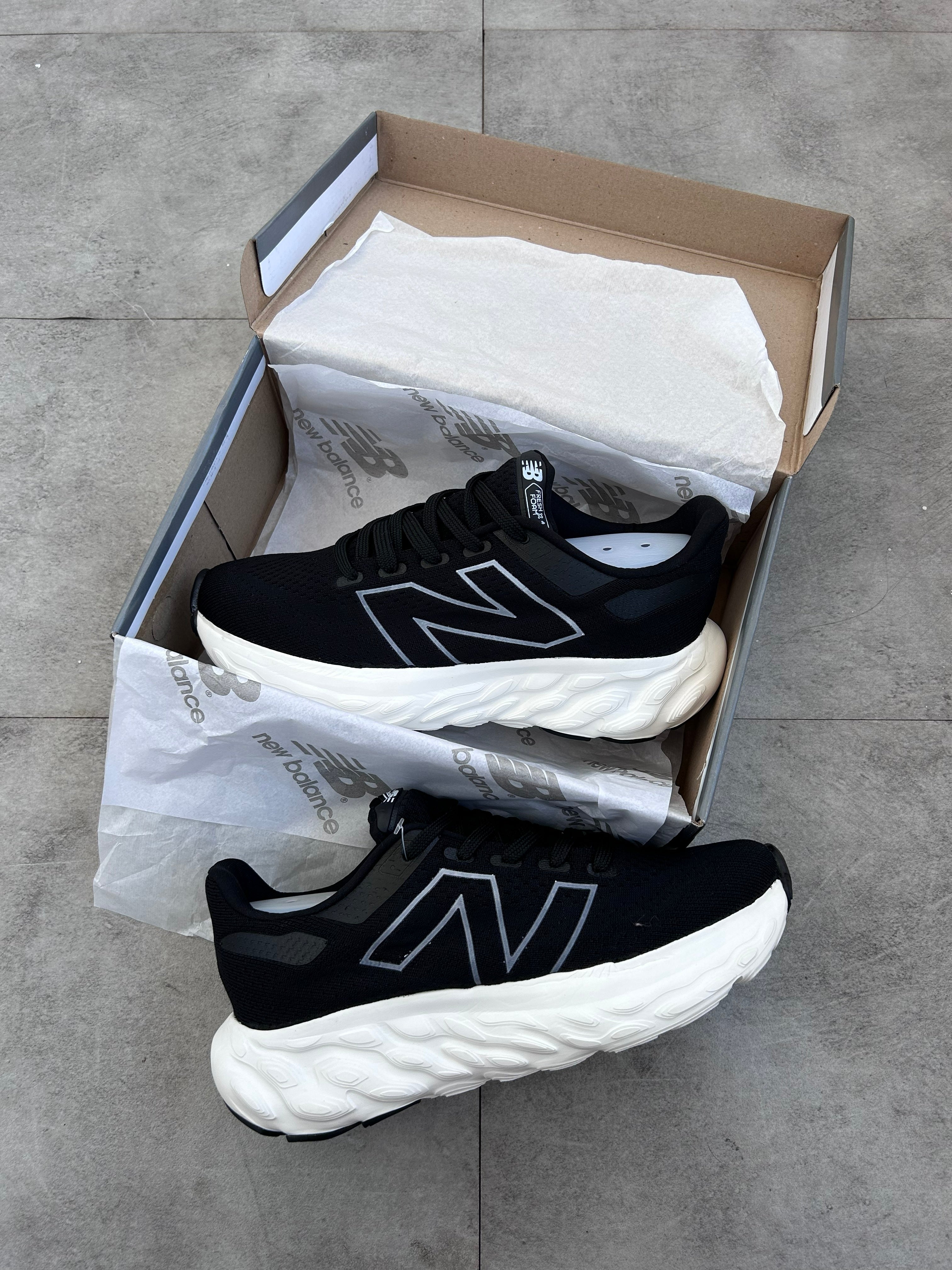 New Balance Fresh Foam X 1080 v14 - Black/White