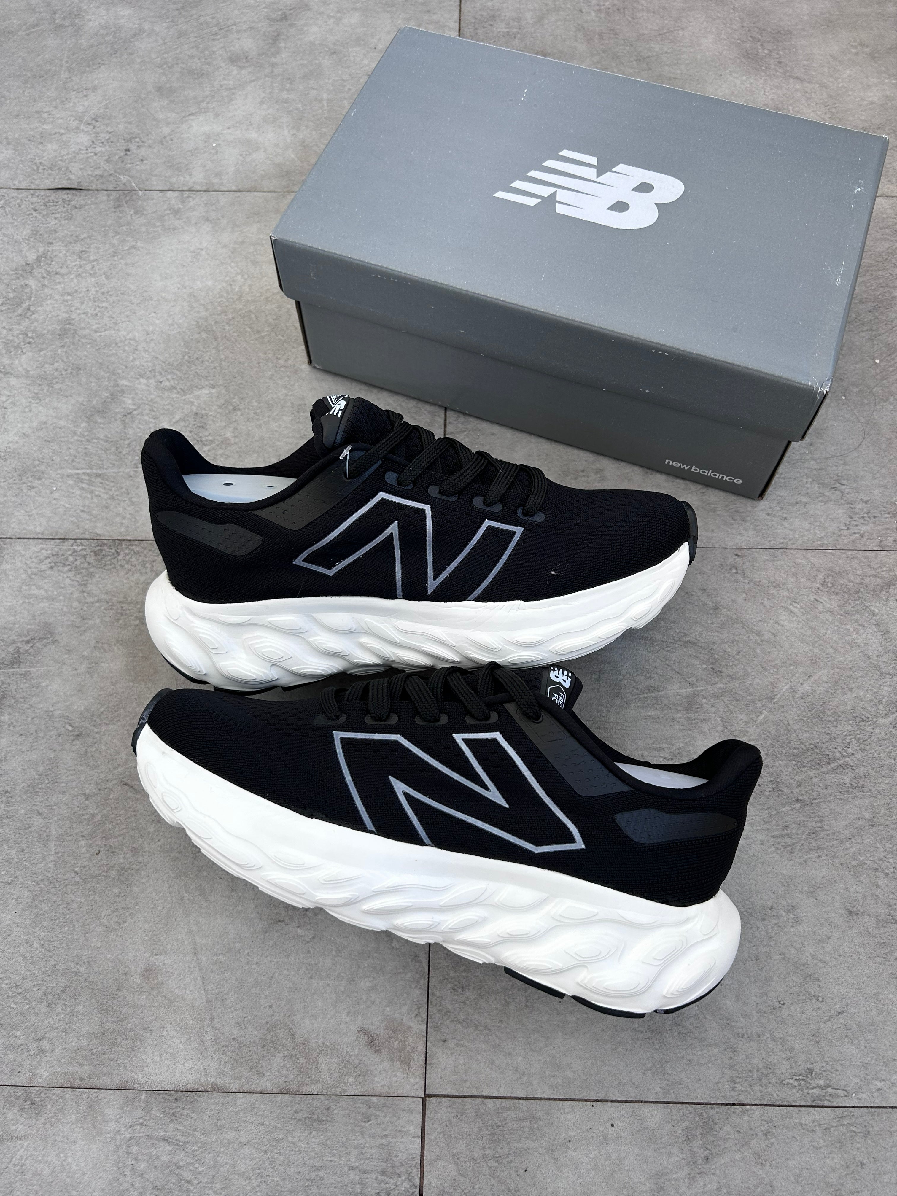 New Balance Fresh Foam X 1080 v14 - Black/White