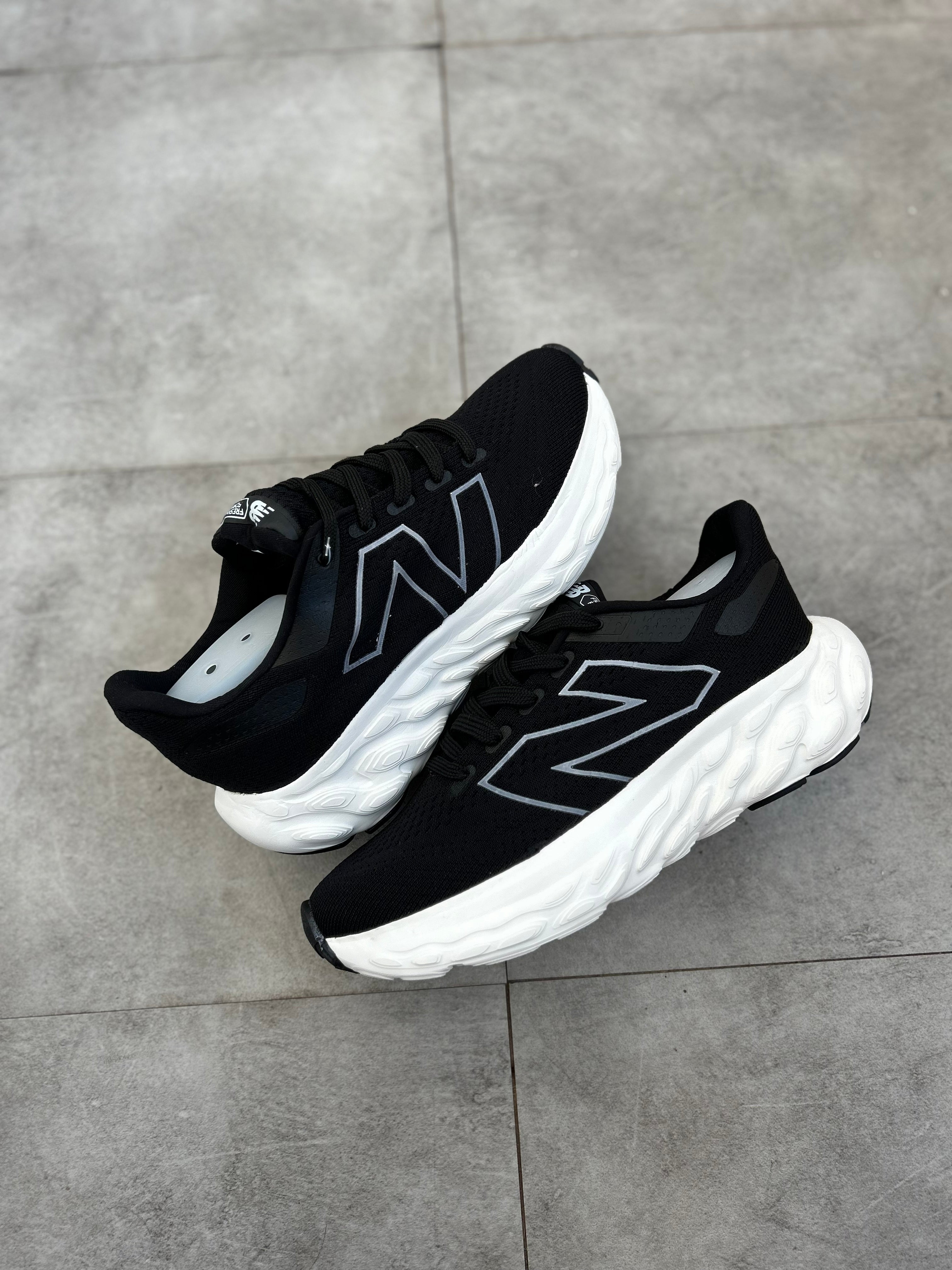 New Balance Fresh Foam X 1080 v14 - Black/White