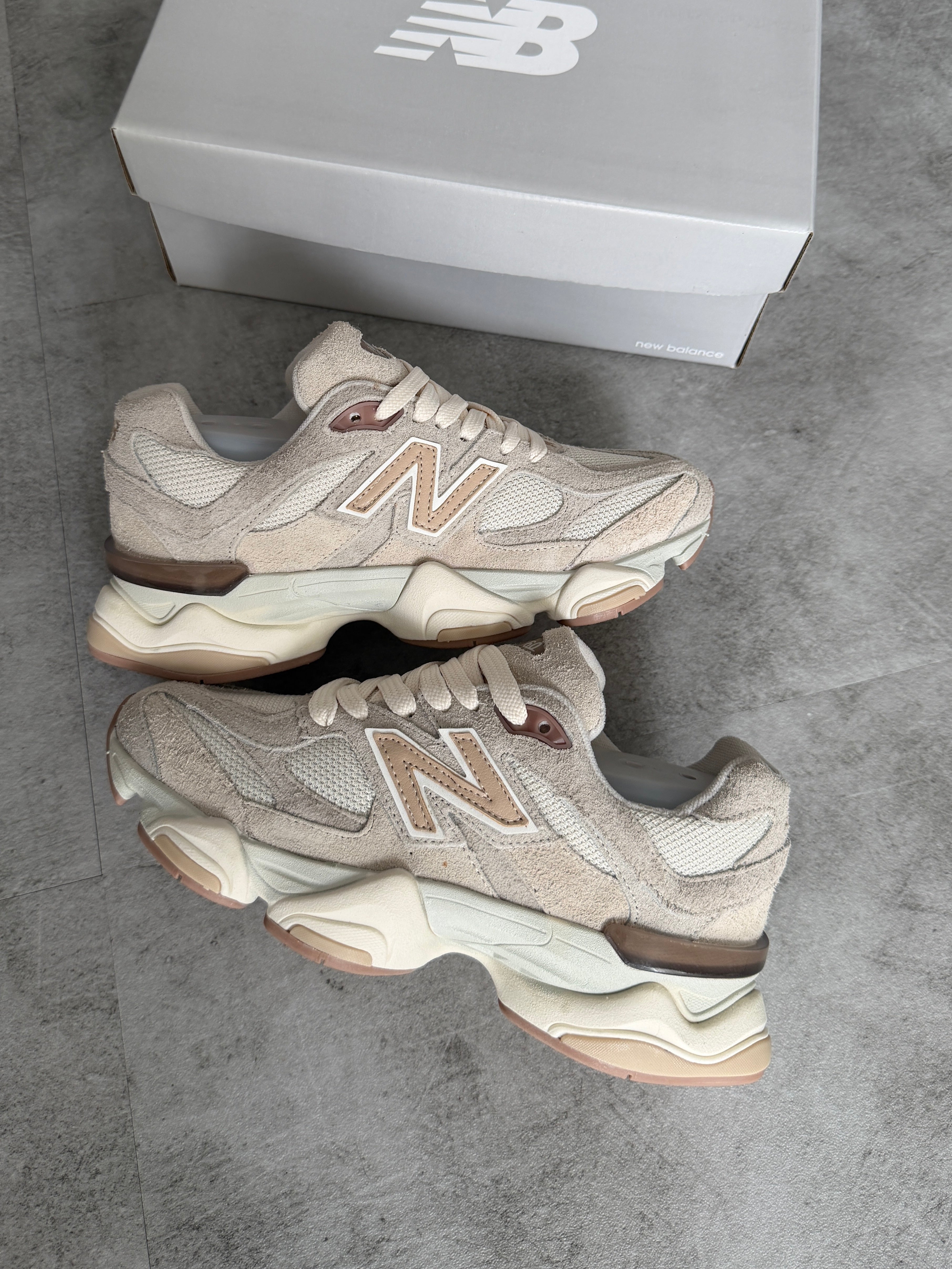 New Balance 9060 - Quartz Grey / Mushroom