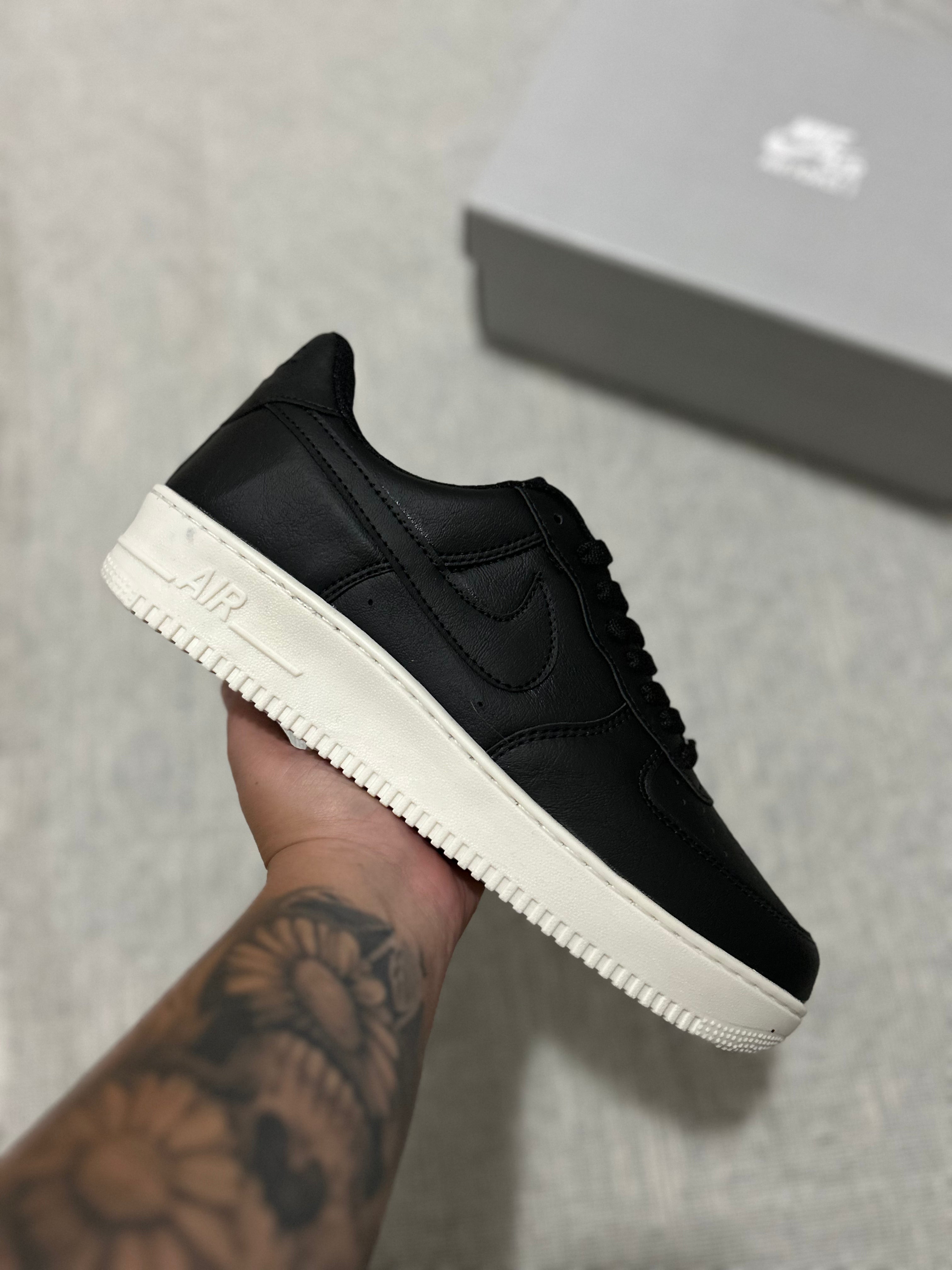 Nike Air Force 1 ’07 - Black/Black Sail