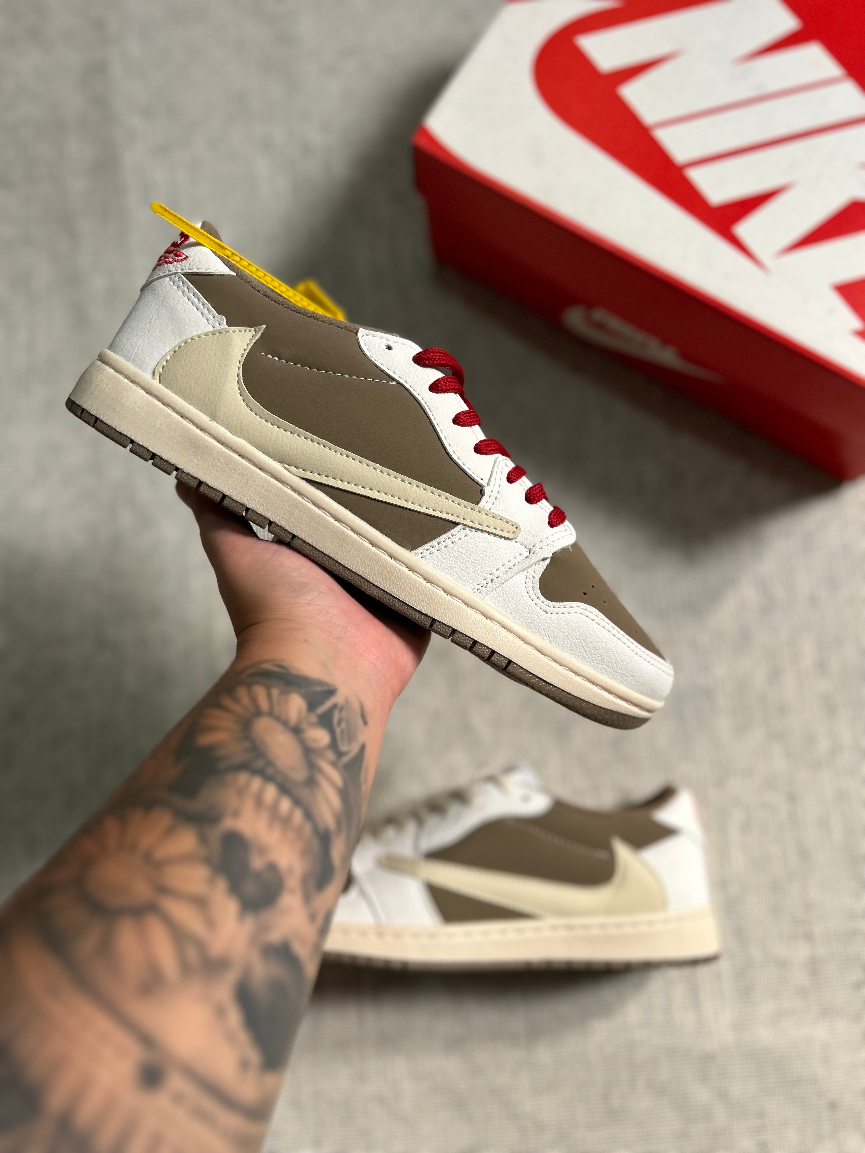 Air Jordan 1 Low - OG x Travis Scott Medium Olive