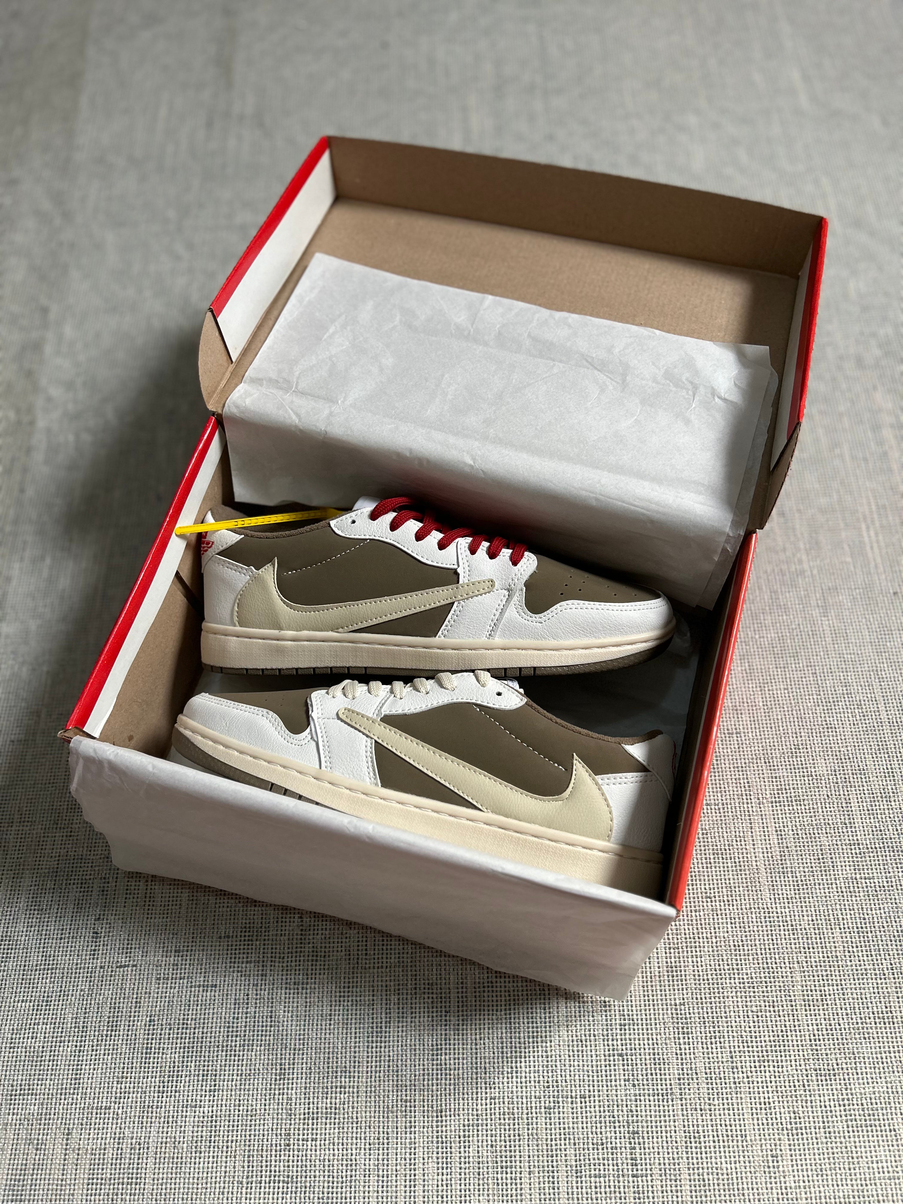 Air Jordan 1 Low - OG x Travis Scott Medium Olive