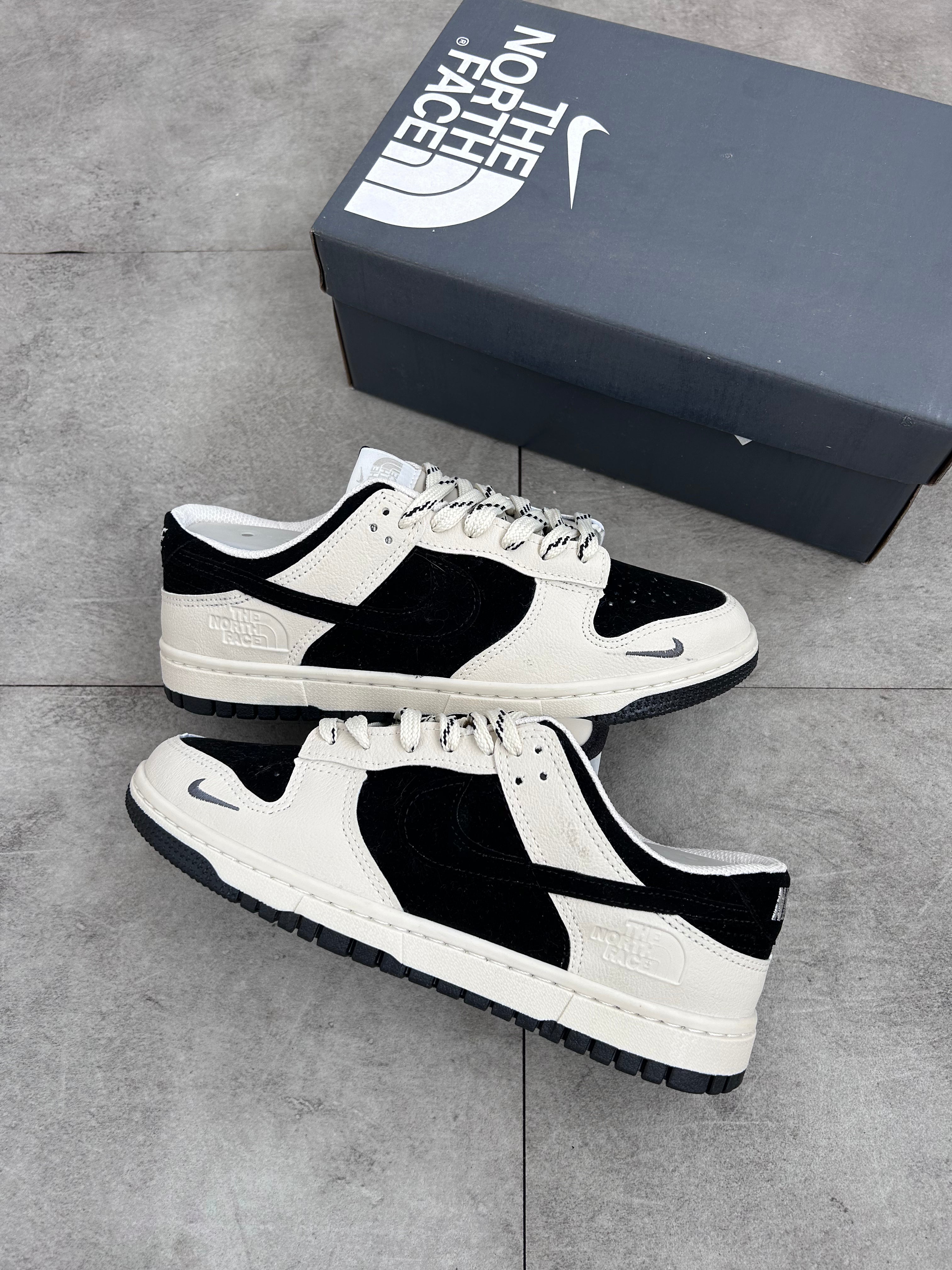 Nike Dunk Low x The North Face - Black/Sail