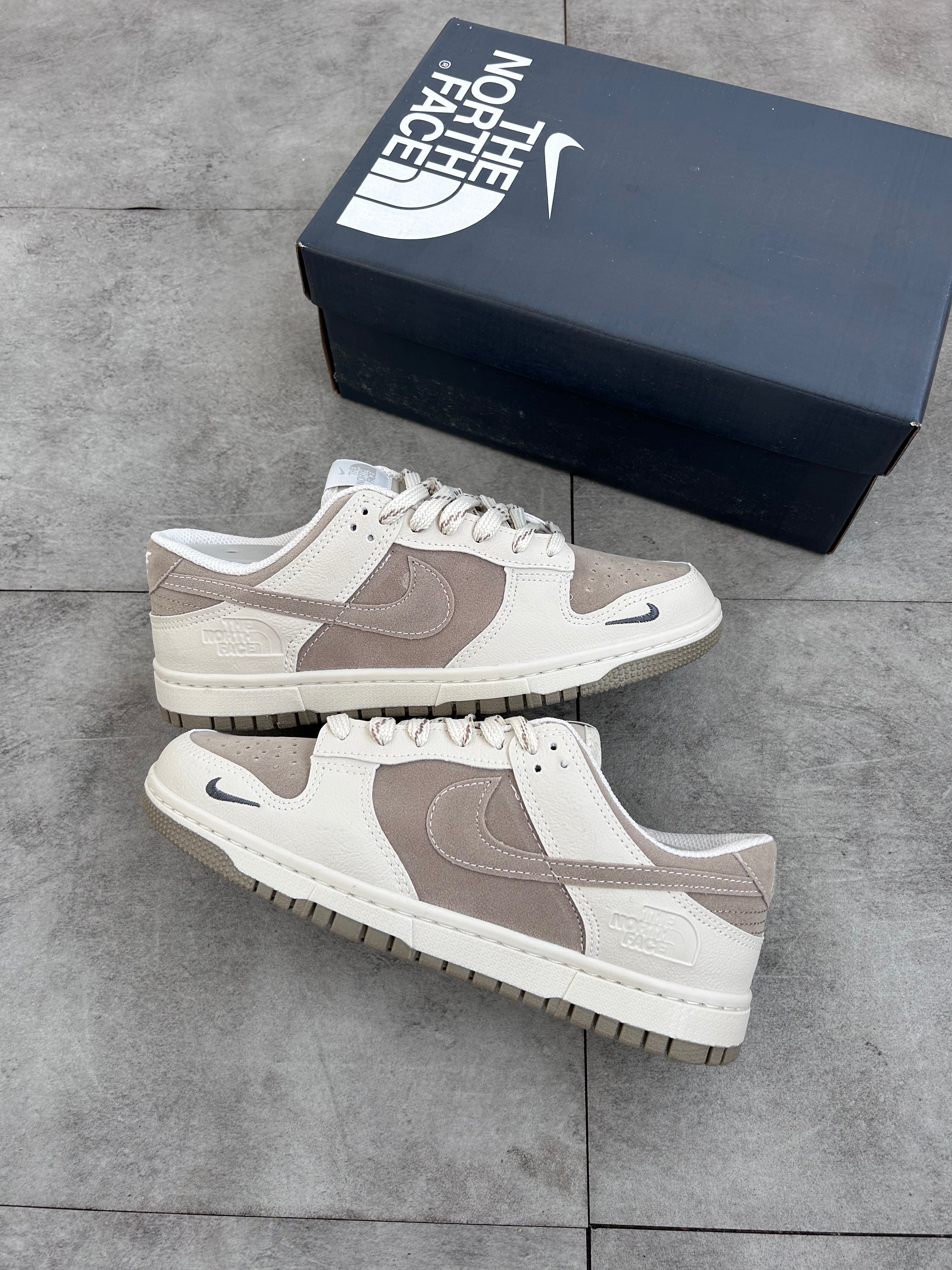 Nike Dunk Low x The North Face - Sand Stone