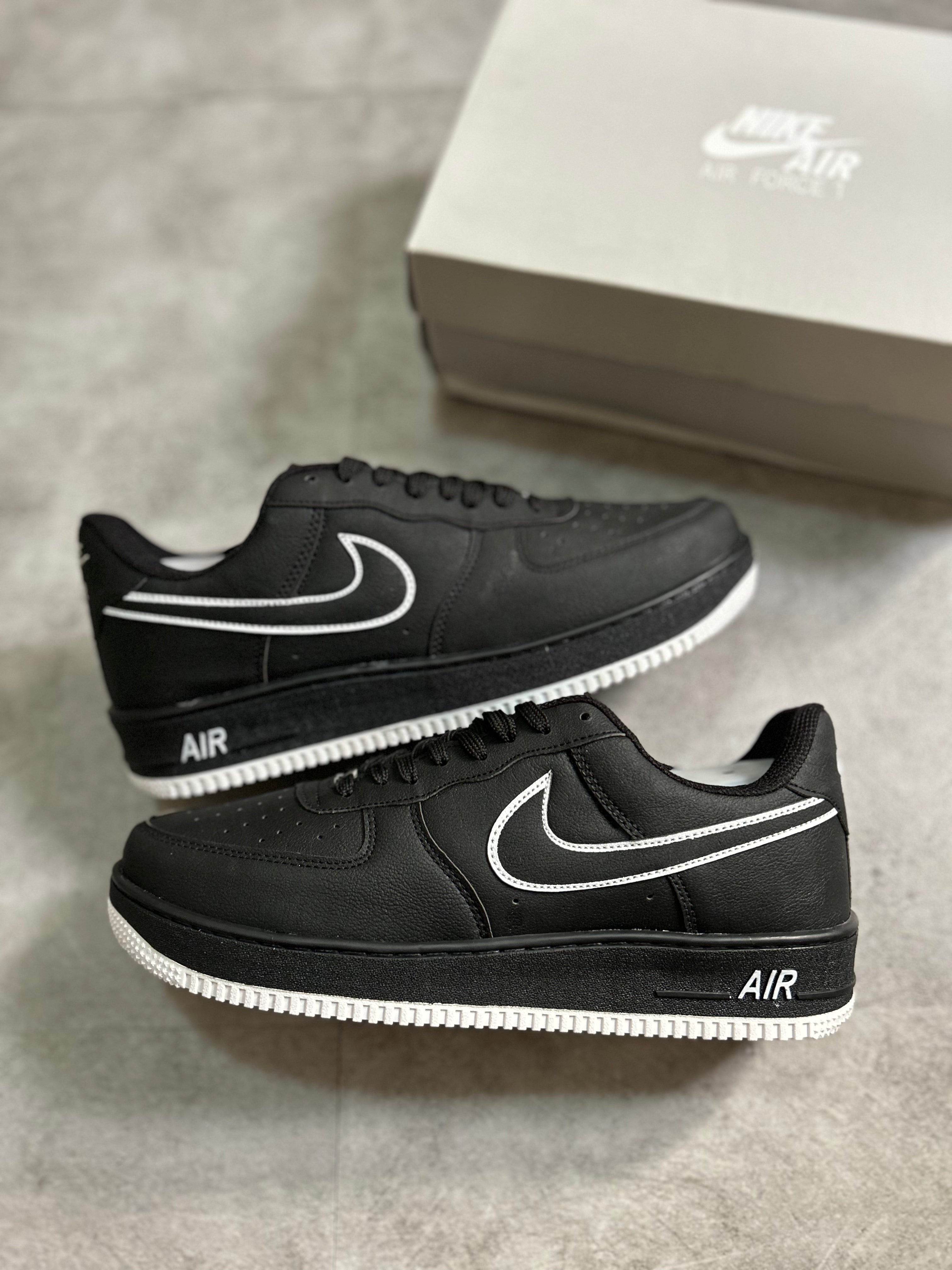 Nike Air Force 1 ’07 - LV8 Black Outline Swoosh