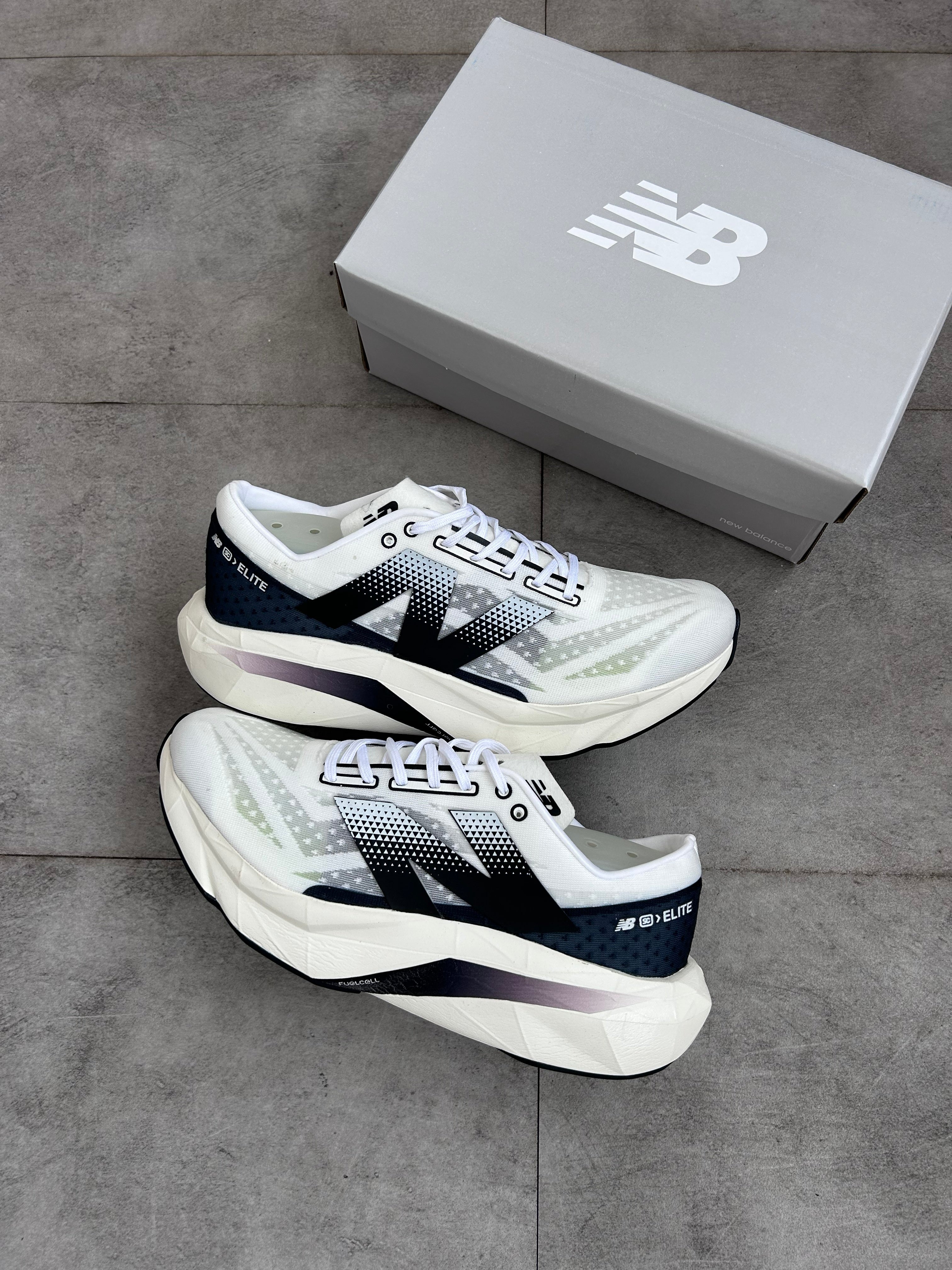 New Balance FuelCell SuperComp Elite v5 - White/Black