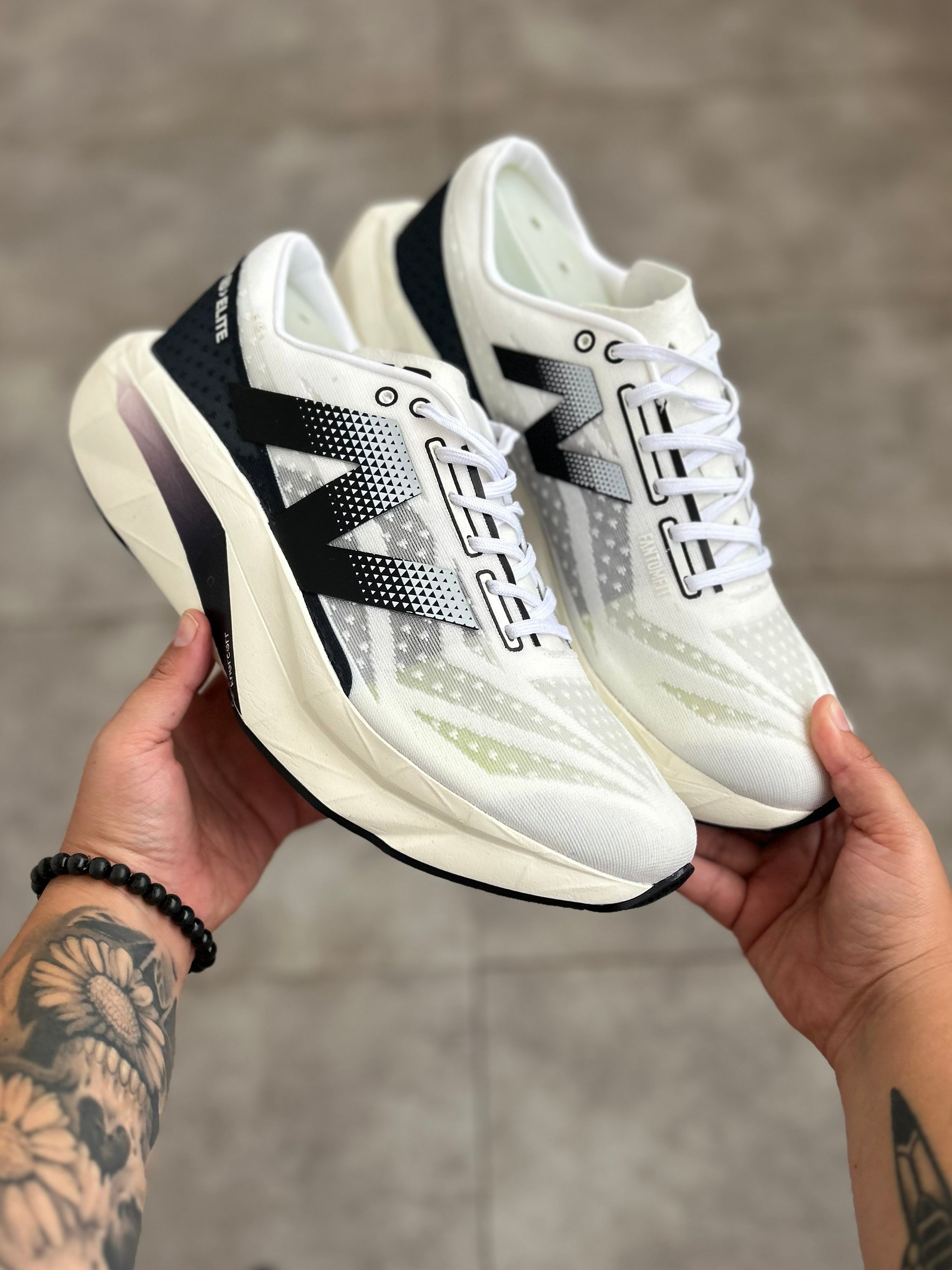New Balance FuelCell SuperComp Elite v5 - White/Black