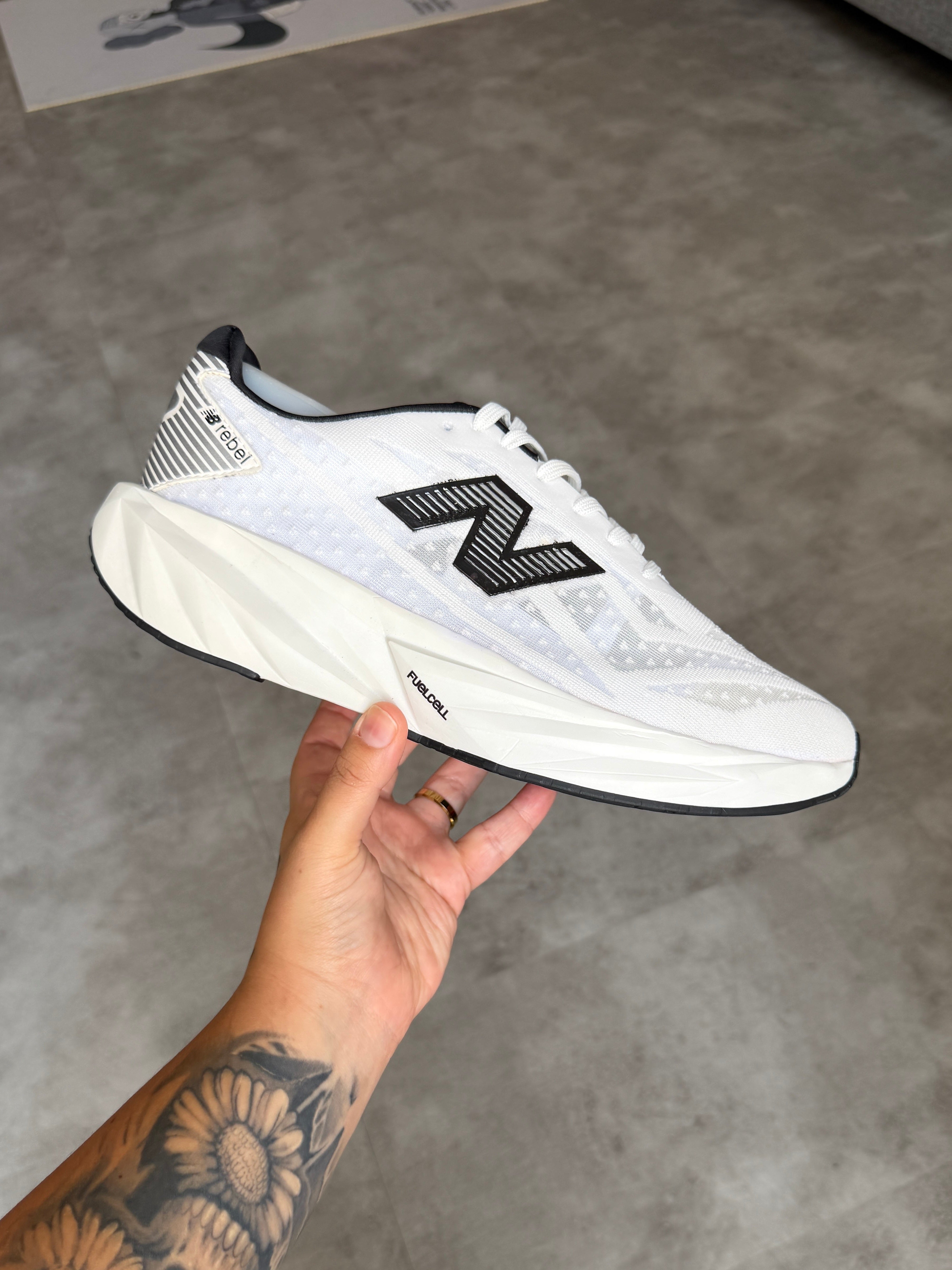 New Balance FuelCell Rebel v5 - White/Black