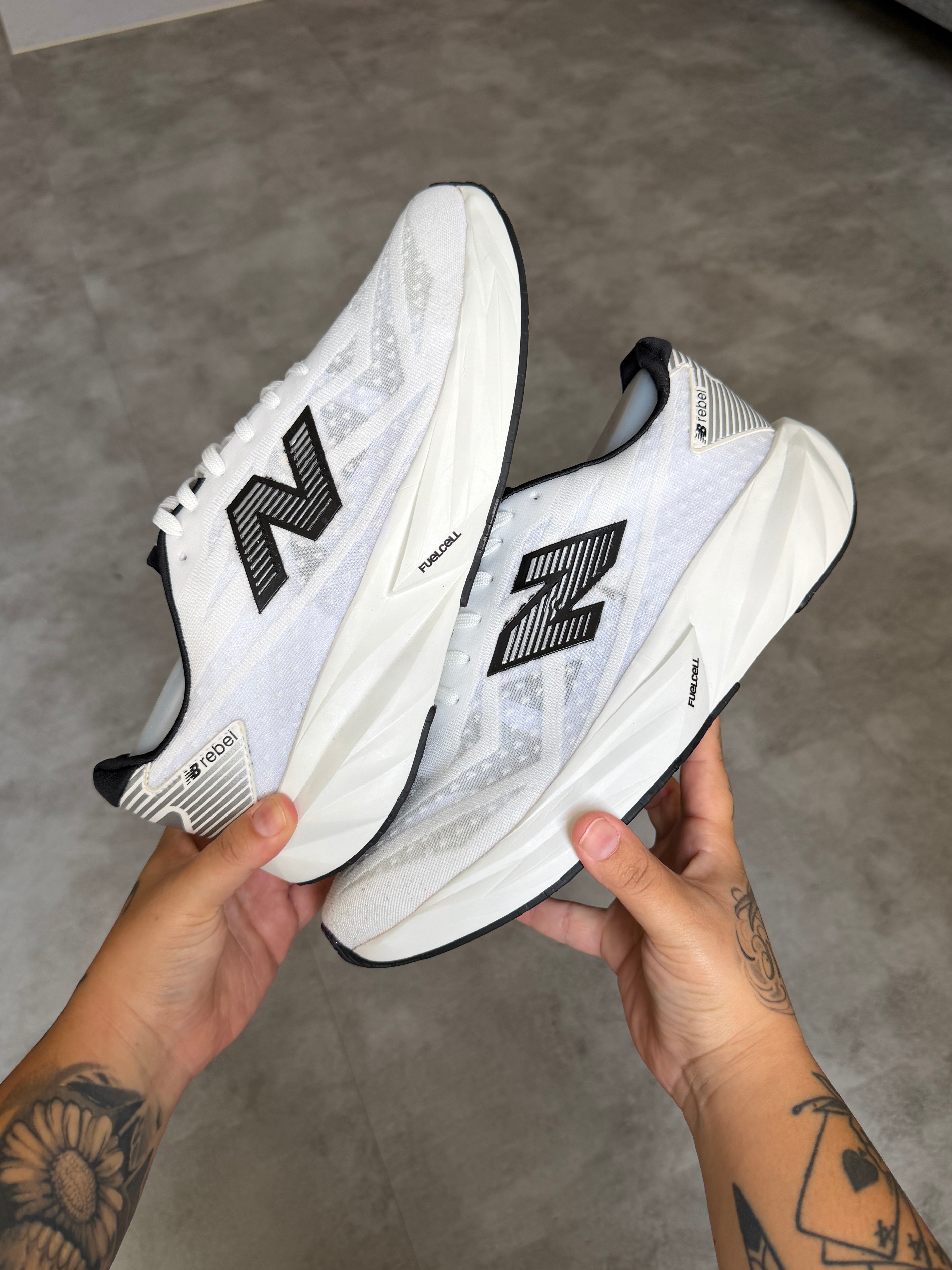 New Balance FuelCell Rebel v5 - White/Black
