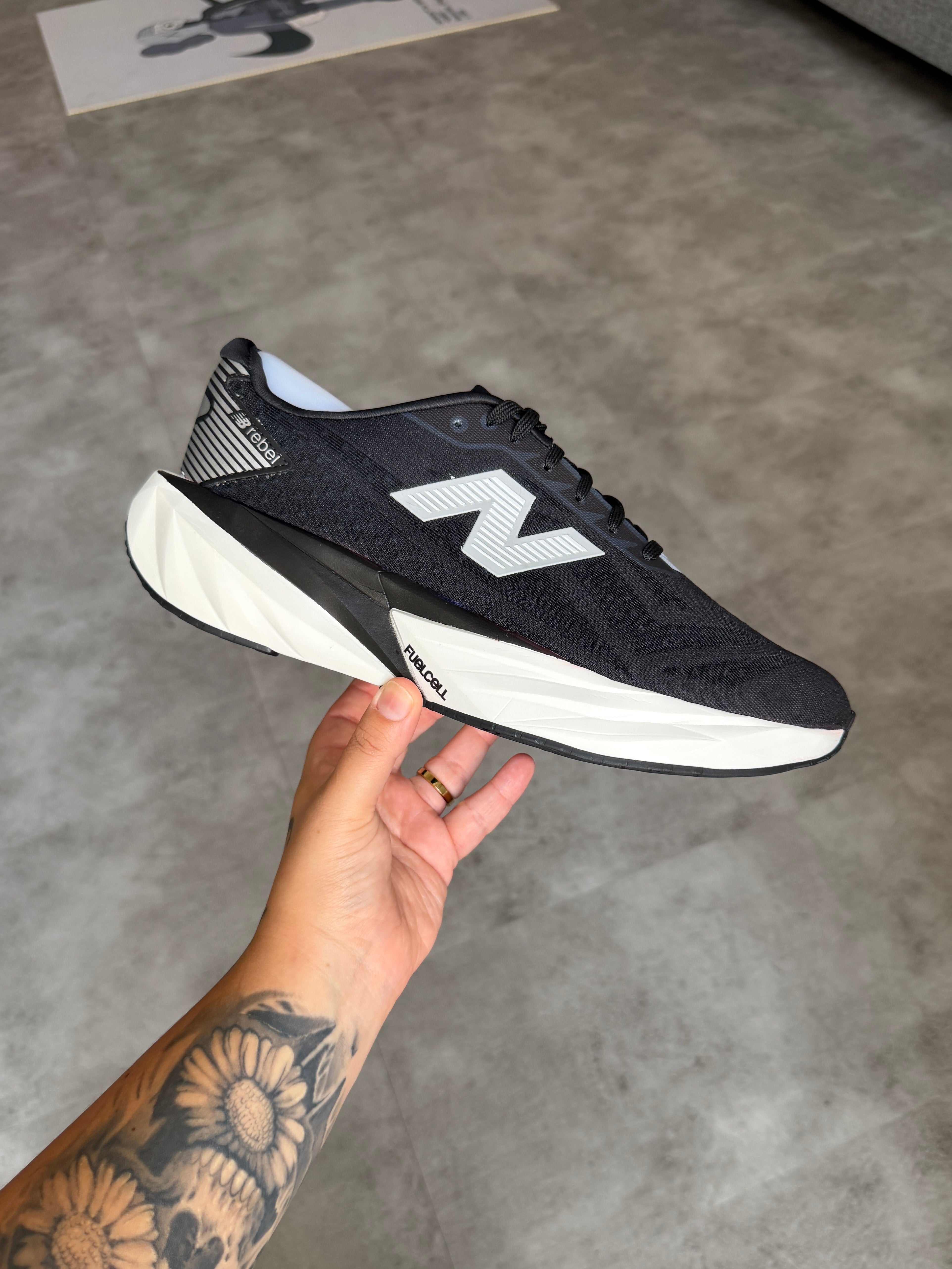 New Balance FuelCell Rebel v5 - Black/White