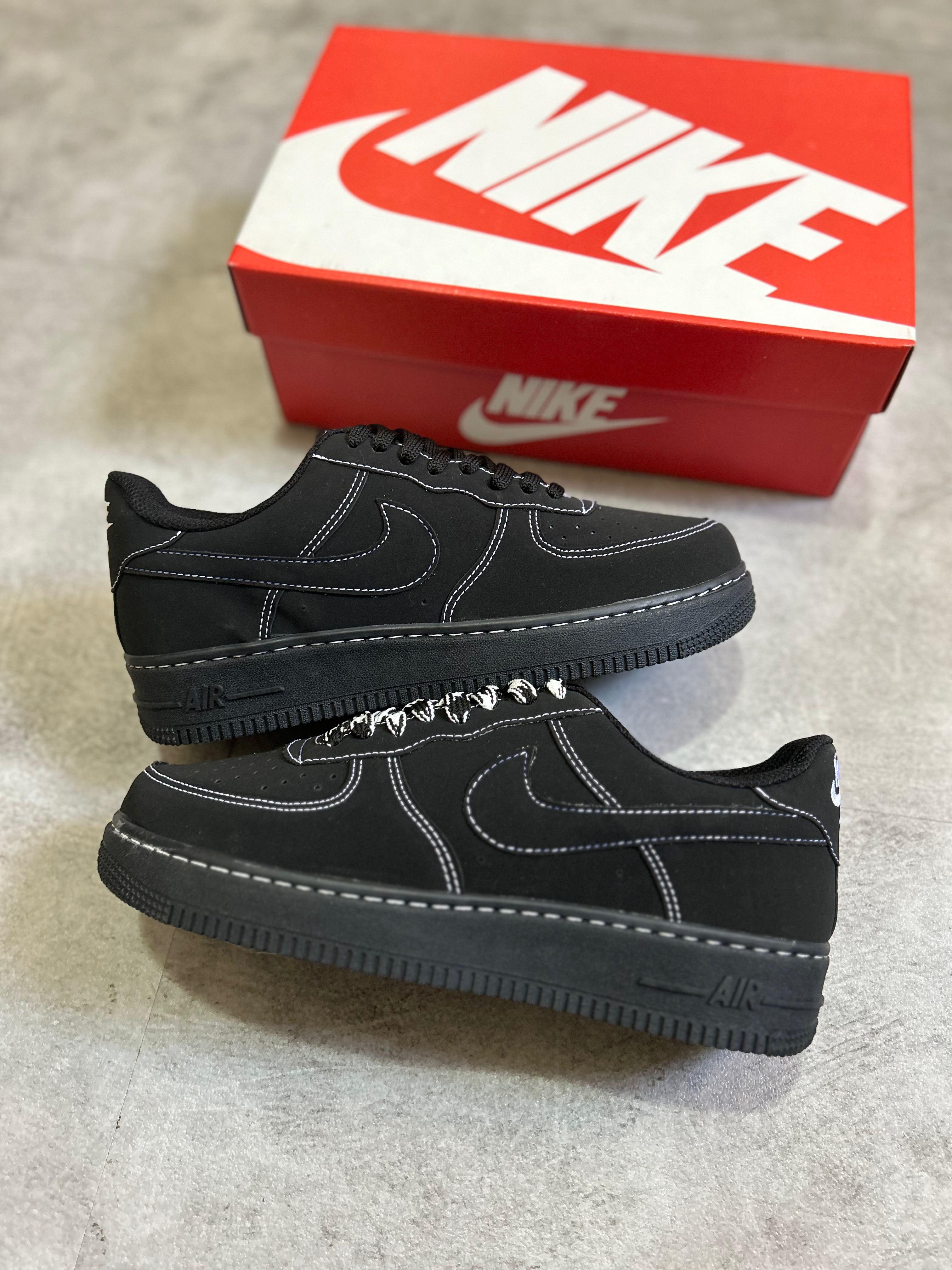 Nike Air Force 1 ’07 - LV8 Black Reflective Stitch