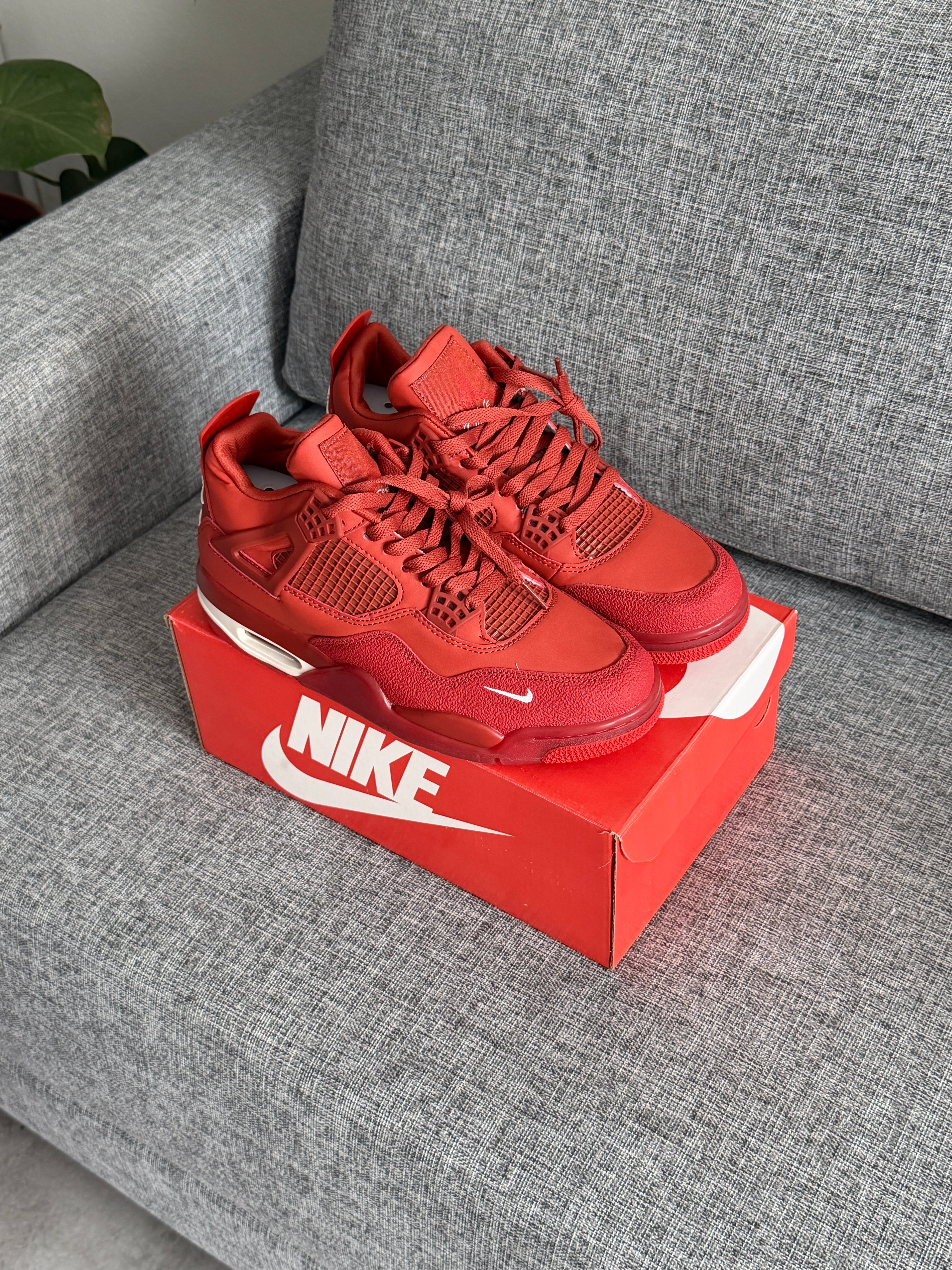 Air Jordan 4 Retro - Red Thunder