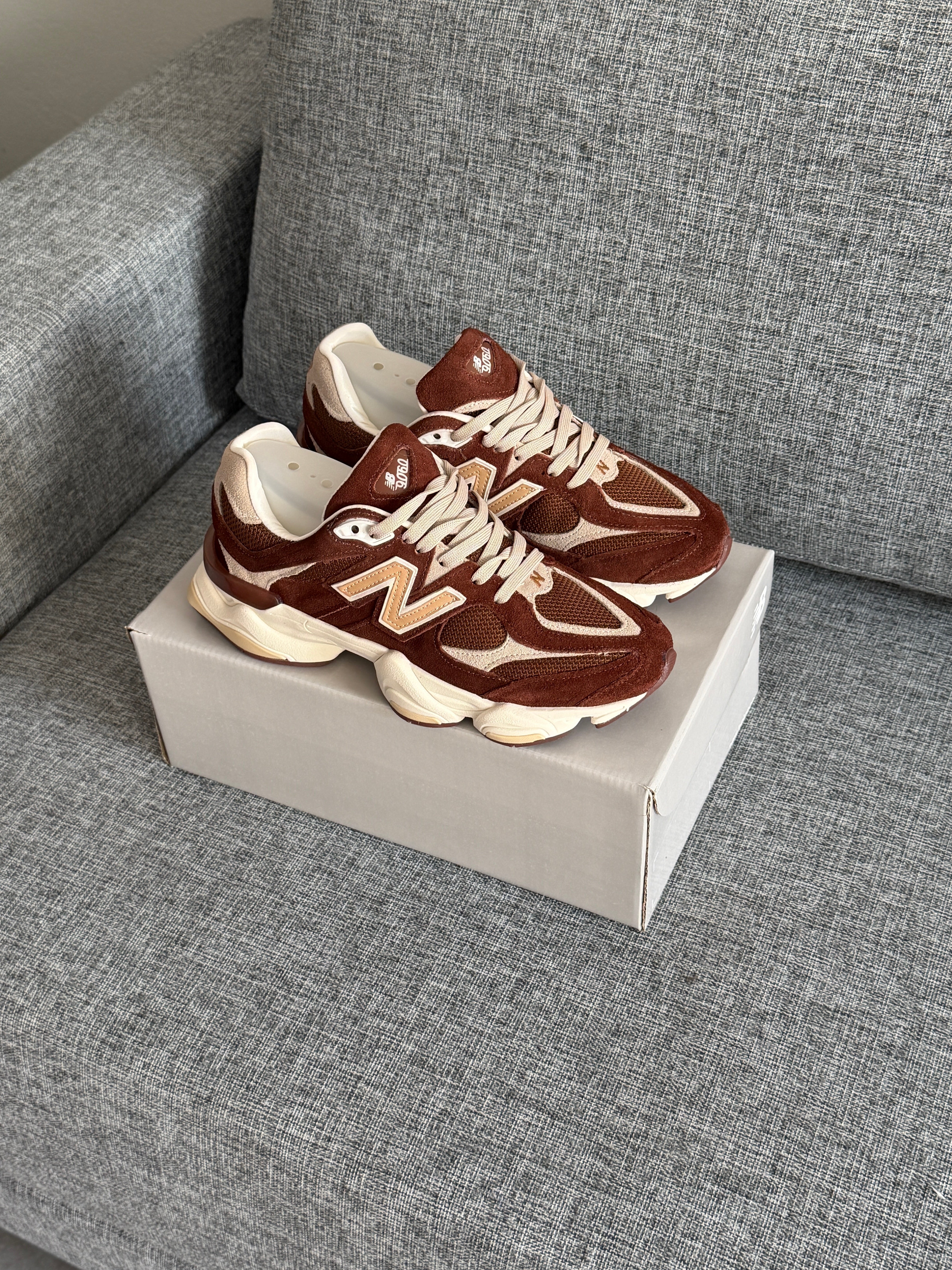 New Balance 9060 - Cherry Blossom / Dark Burgundy