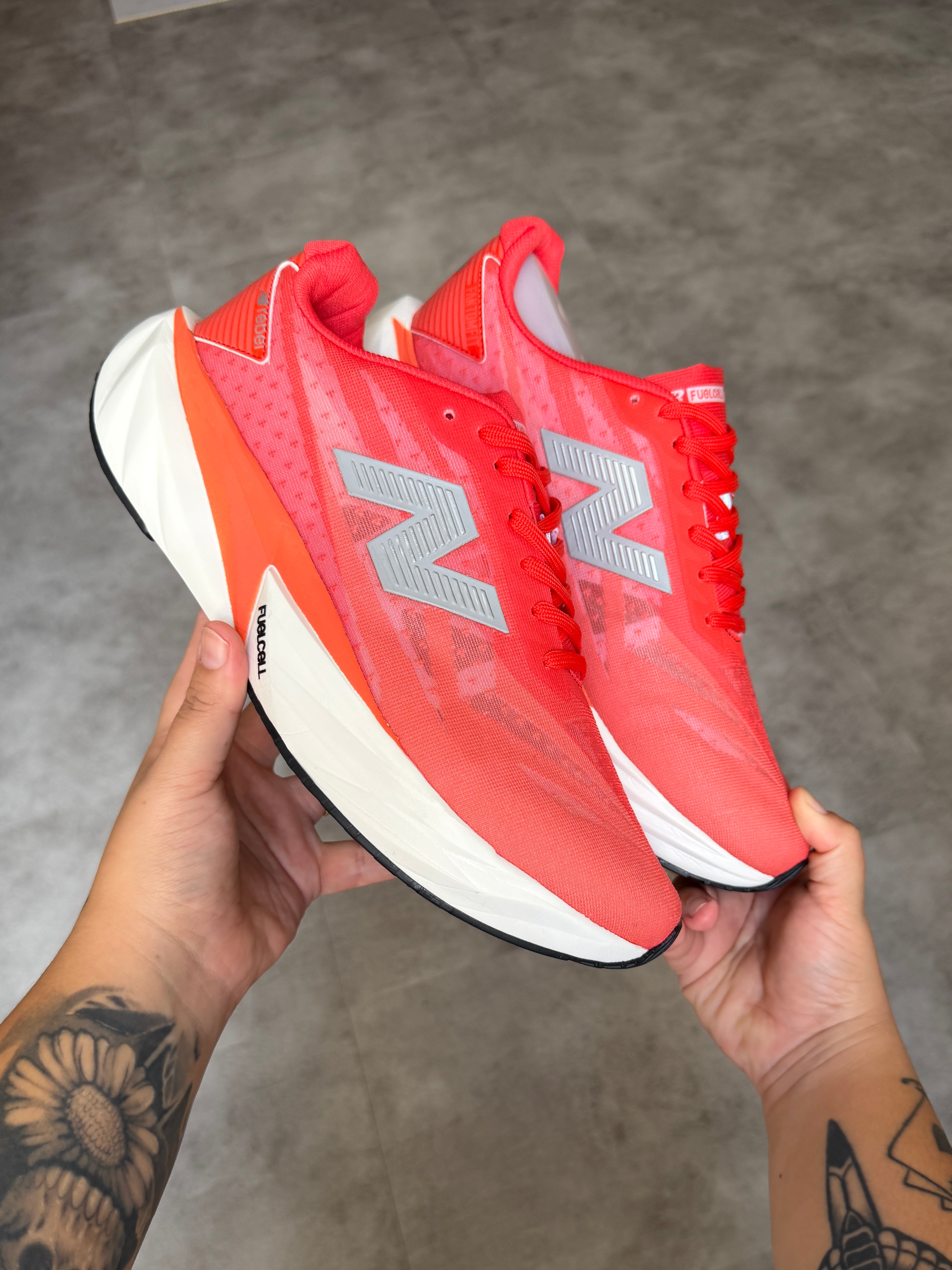 New Balance FuelCell Rebel v5 - Neo Flame