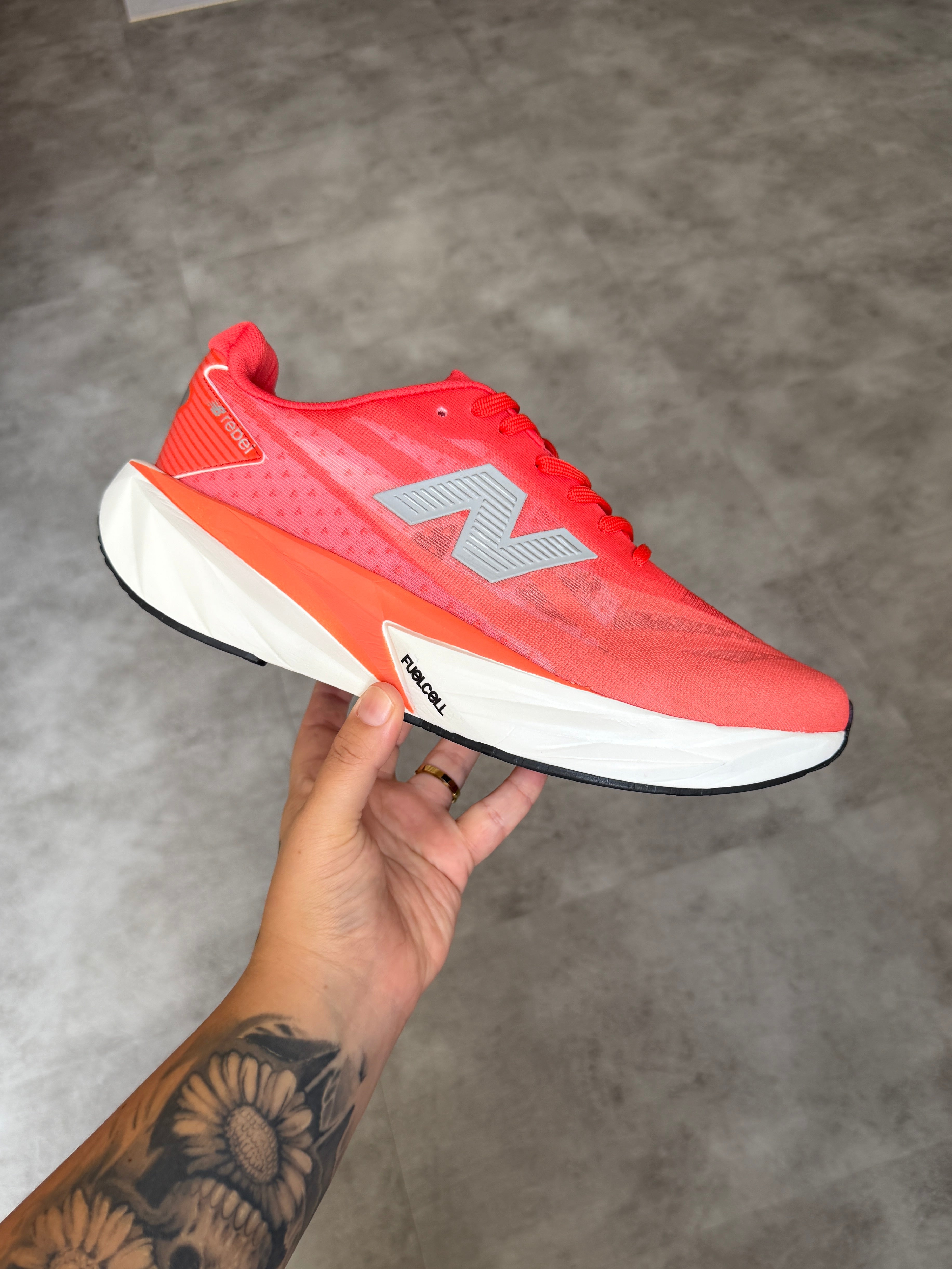 New Balance FuelCell Rebel v5 - Neo Flame