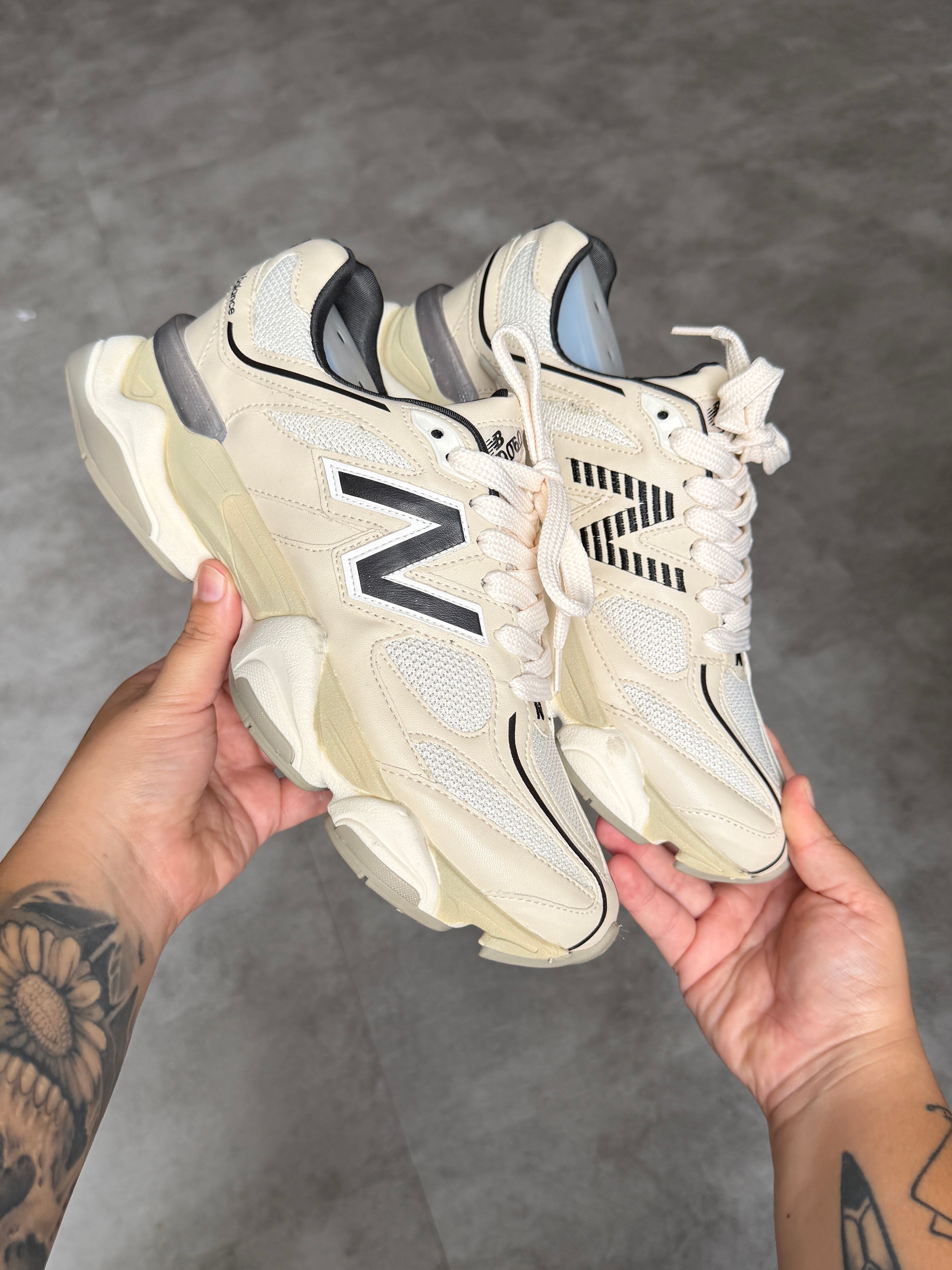 New Balance 9060 Sea - Salt Black