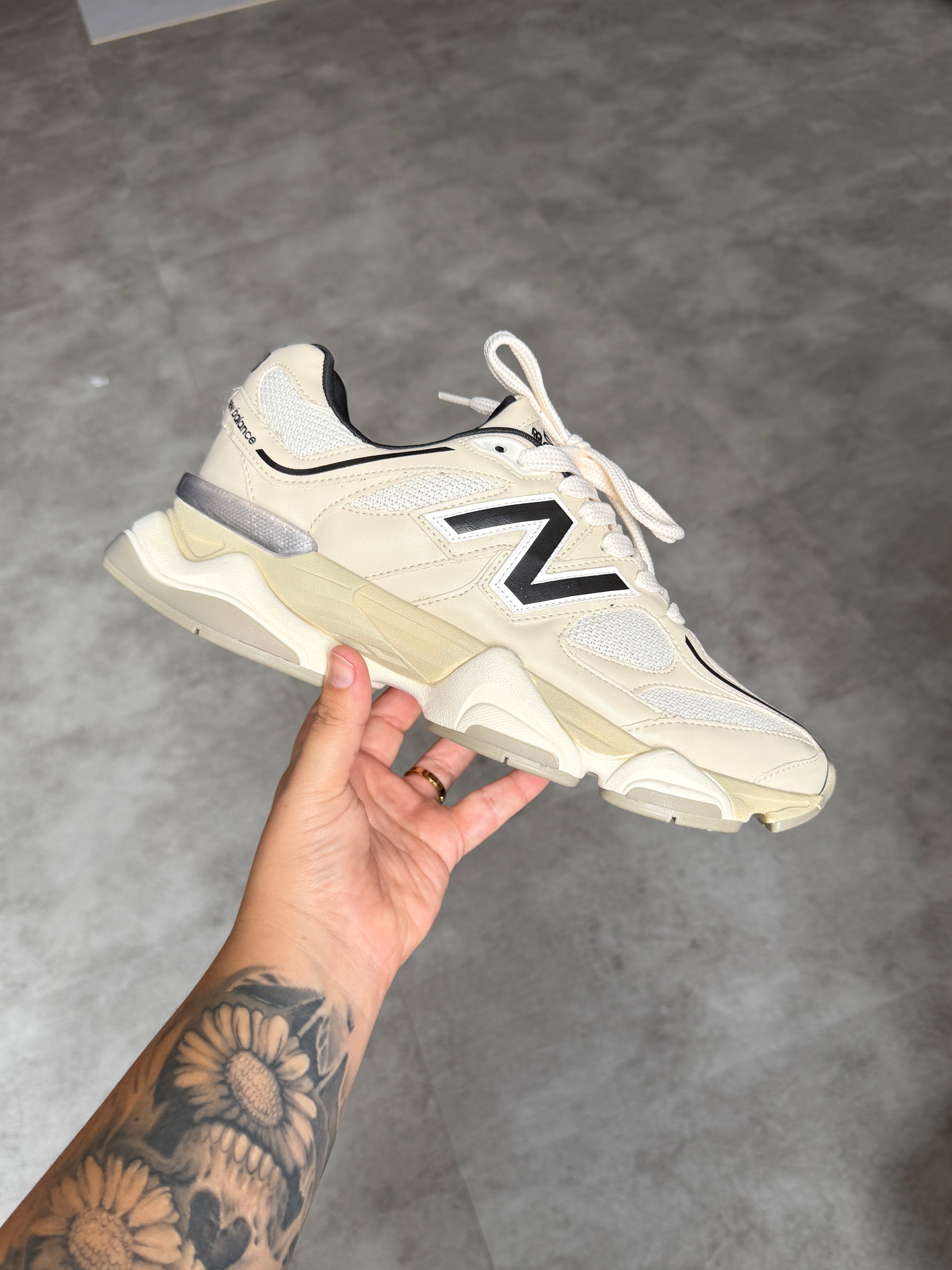 New Balance 9060 Sea - Salt Black