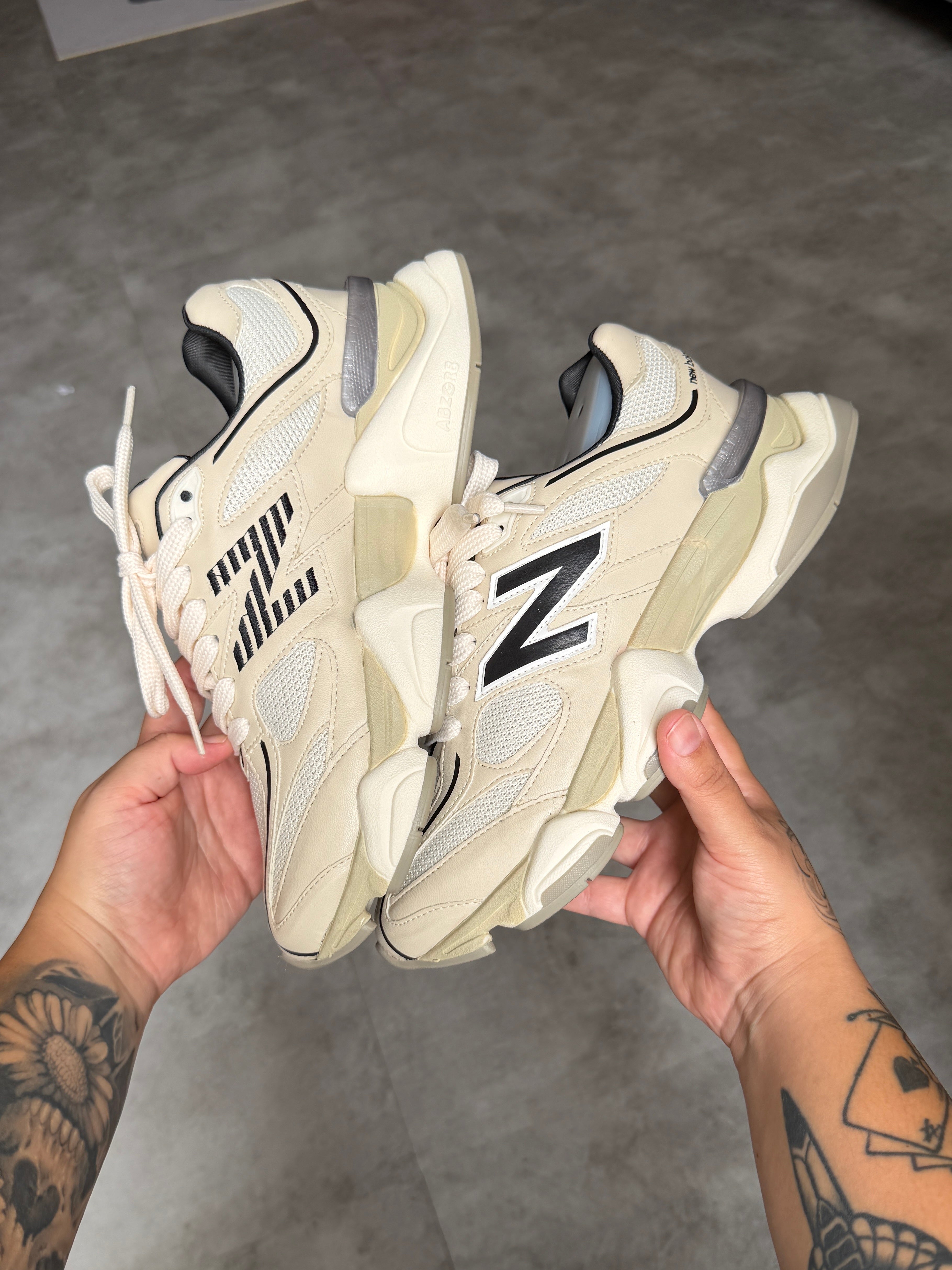 New Balance 9060 Sea - Salt Black