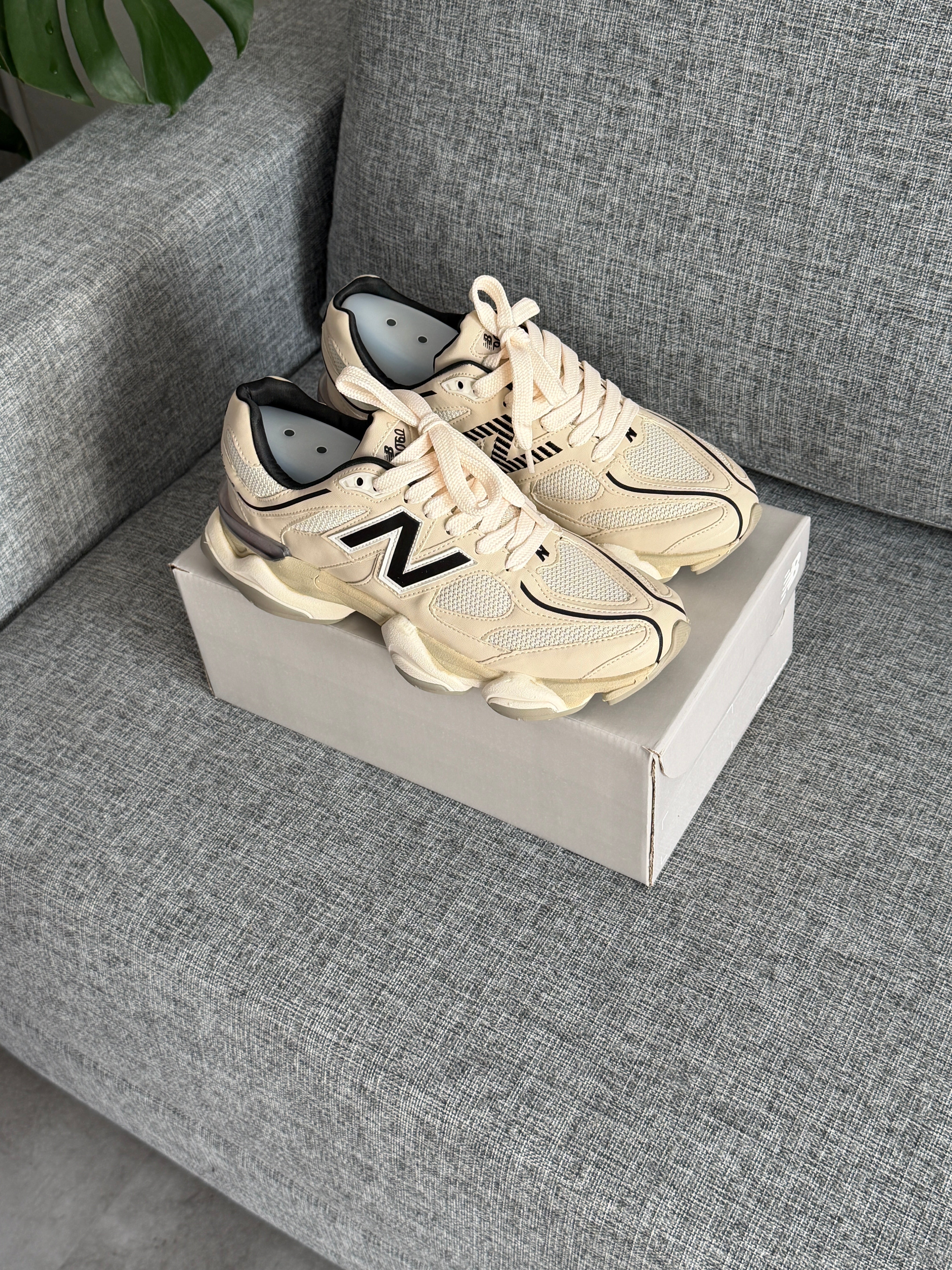 New Balance 9060 Sea - Salt Black