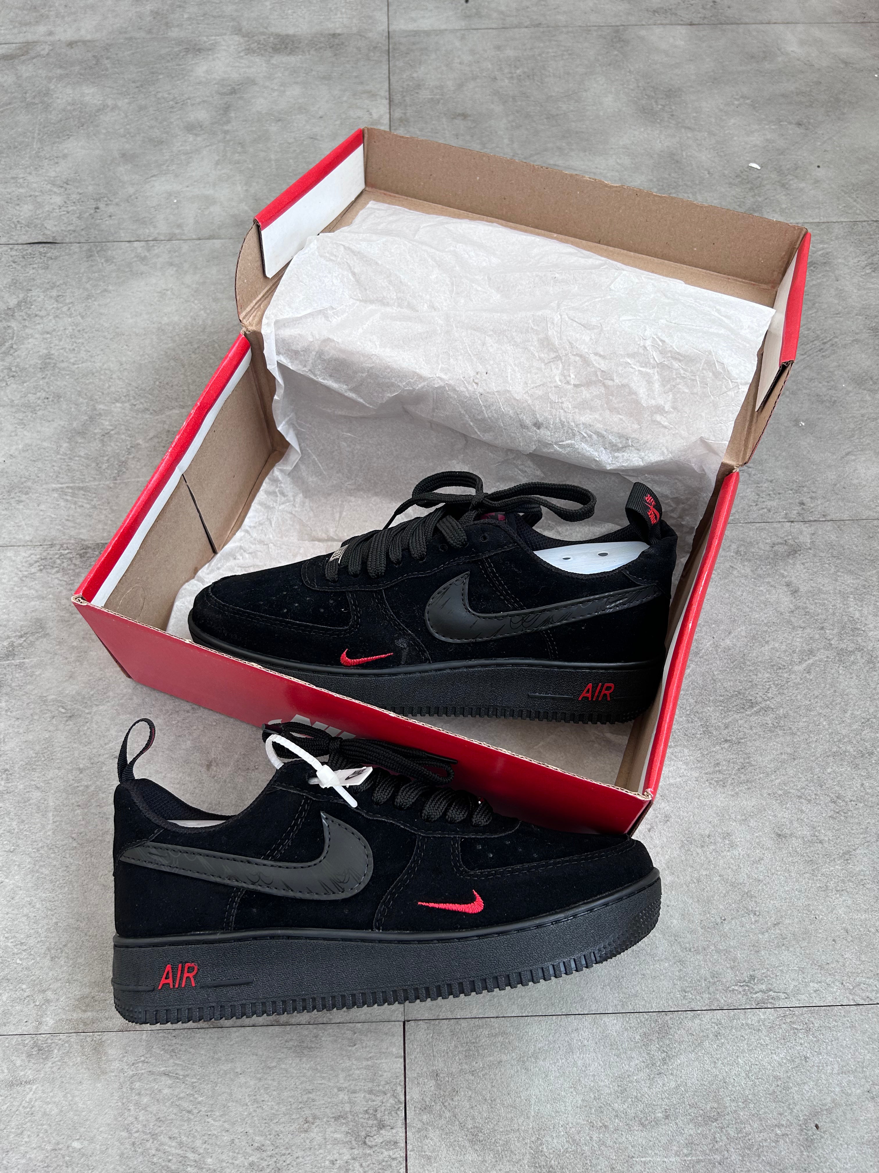 Nike Air Force 1 ’07 LV8 Black/Anthracite Mini Swoosh