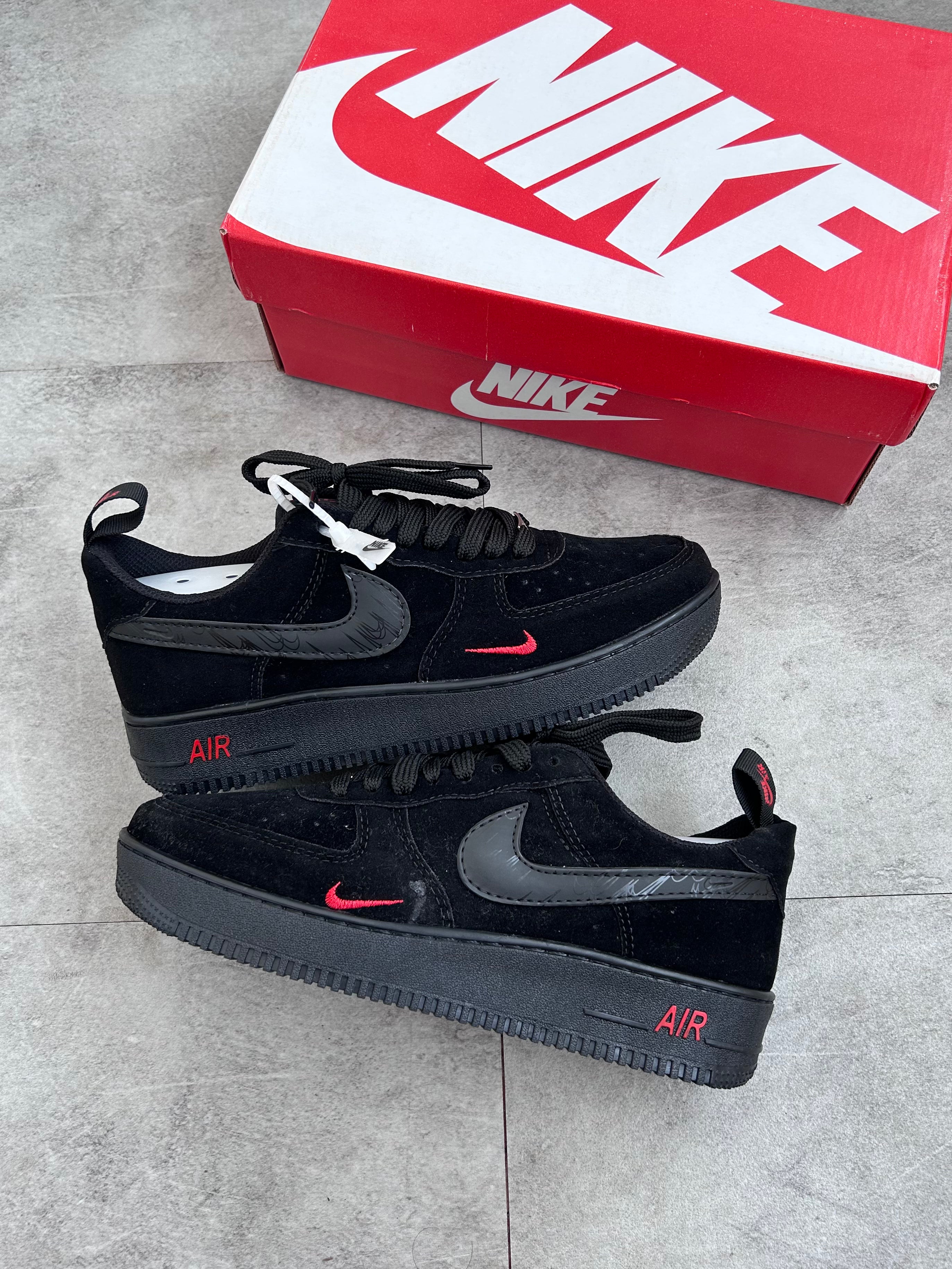 Nike Air Force 1 ’07 LV8 Black/Anthracite Mini Swoosh