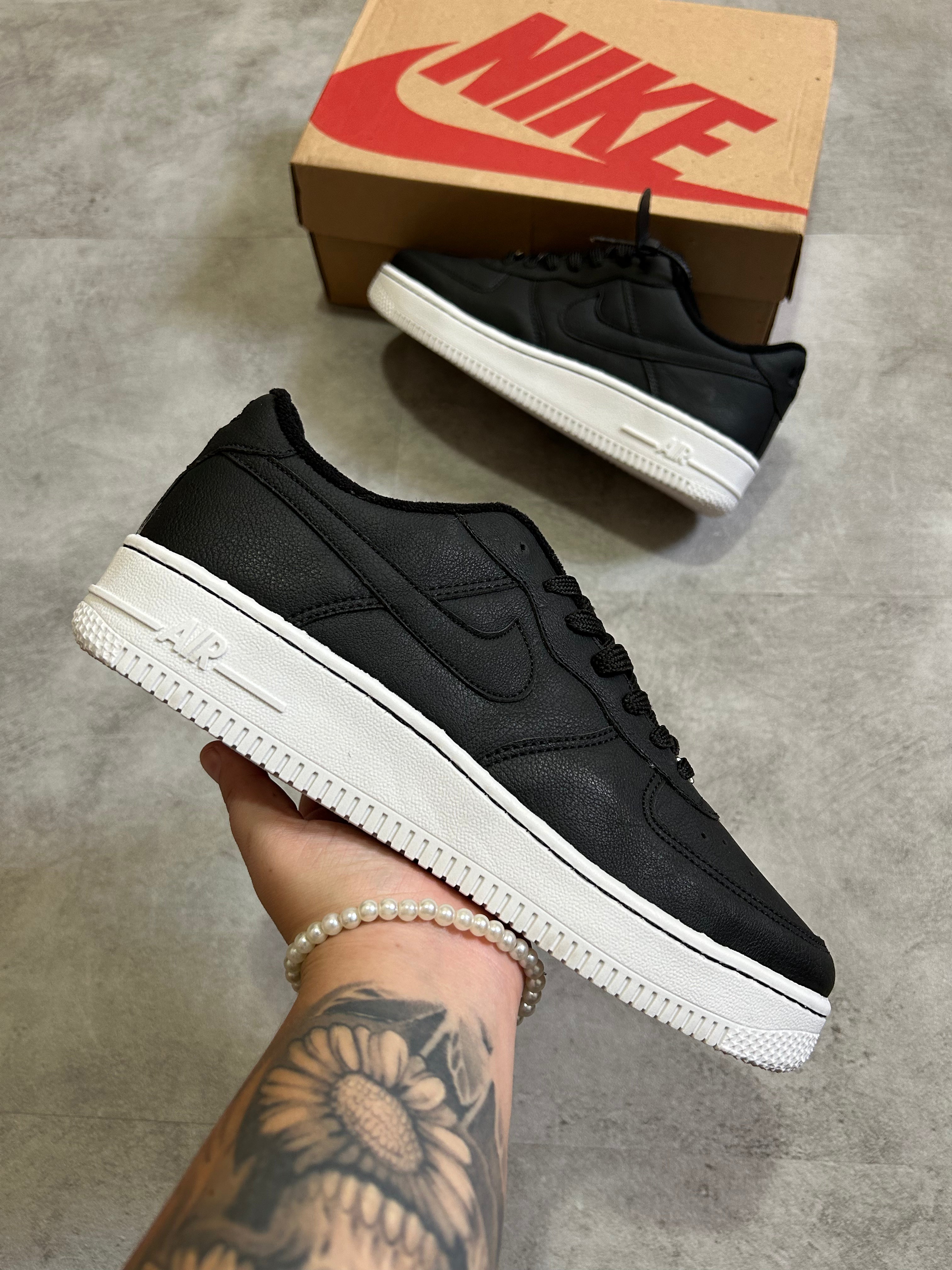 Nike Air Force 1 ’07 - Black/White