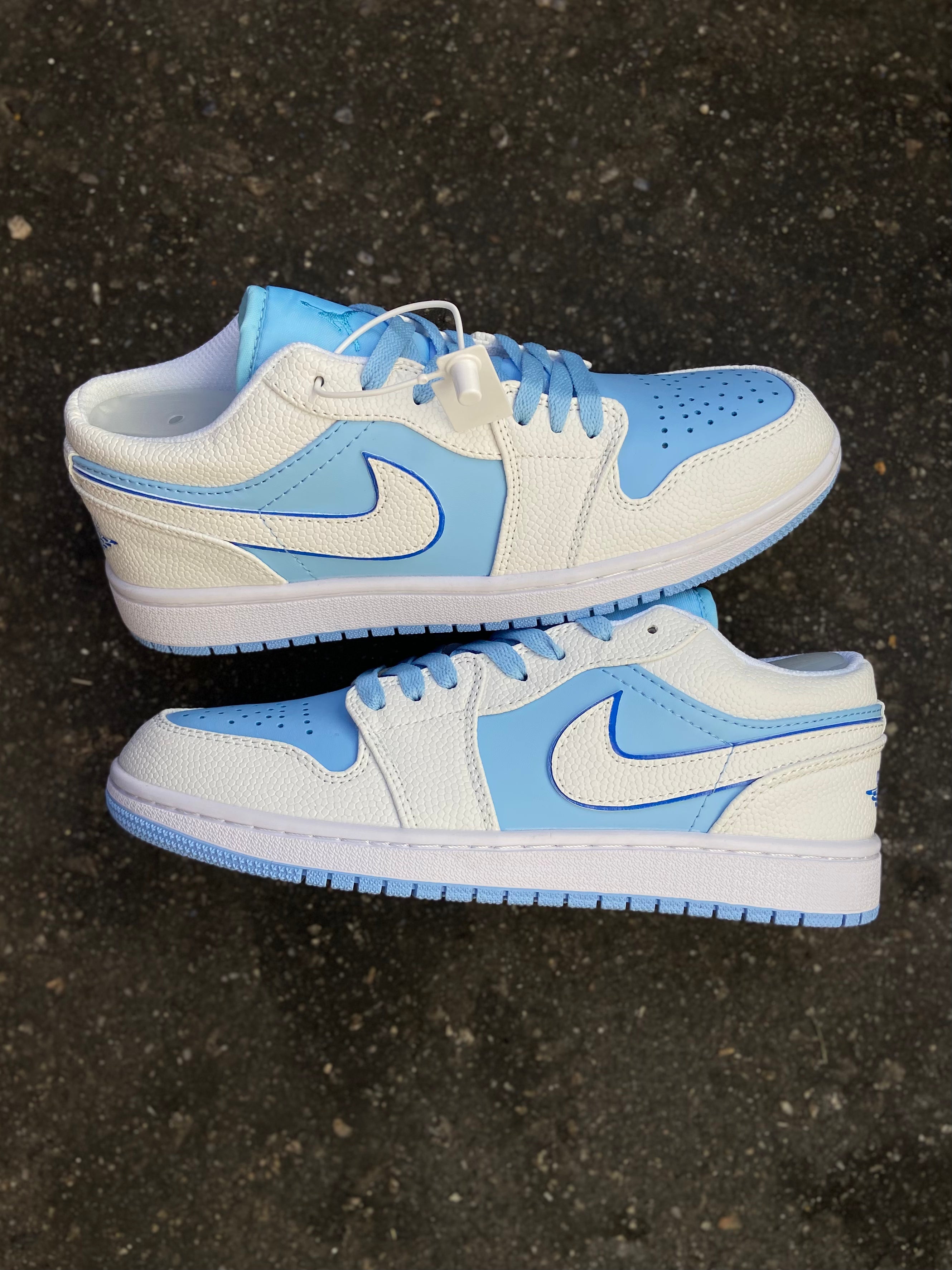 Air Jordan 1 Low - University Blue (UNC)