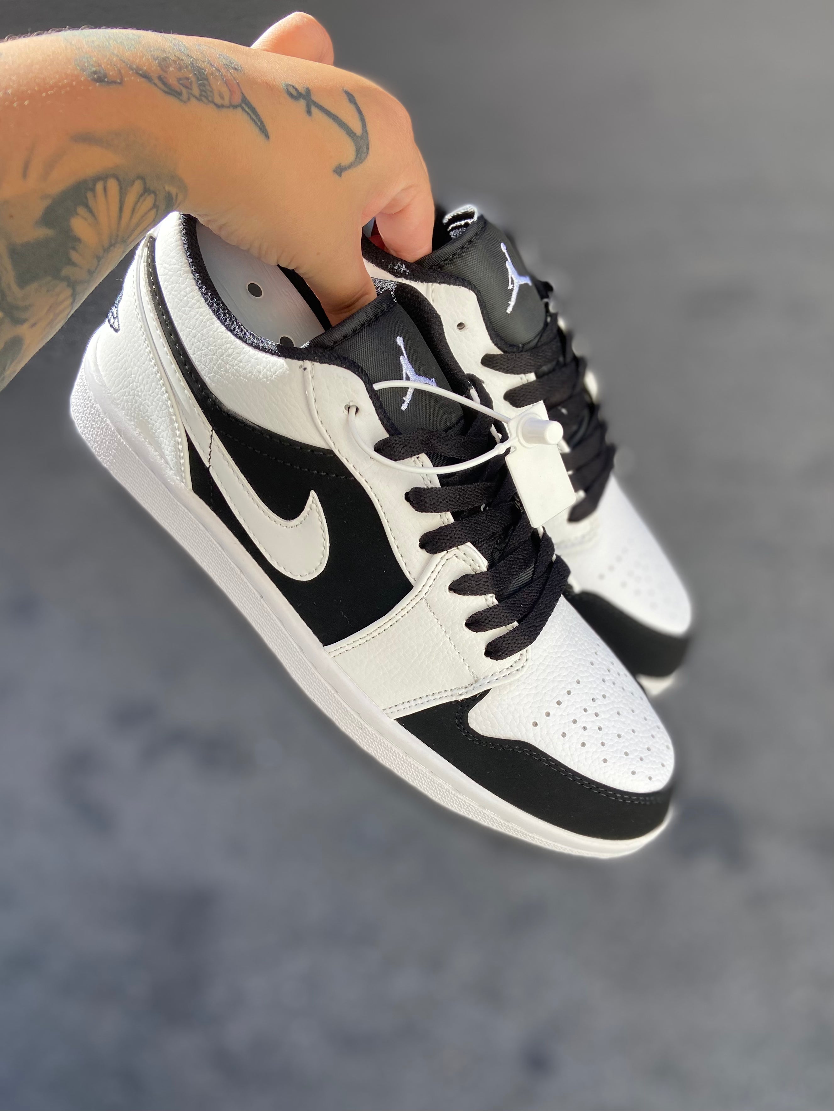 Air Jordan 1 Low - White/Black