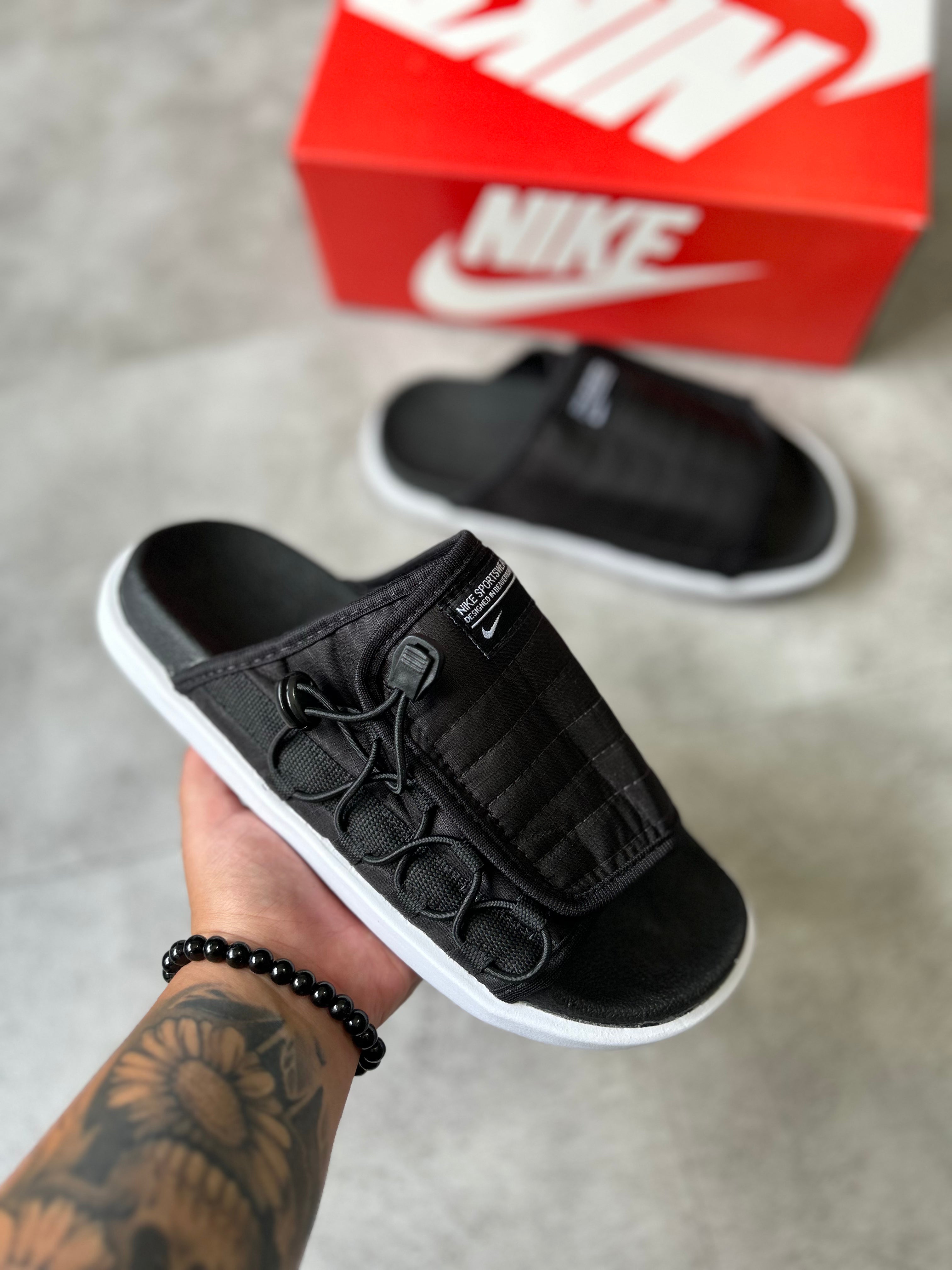 Nike Offline 2.0 – Black/White