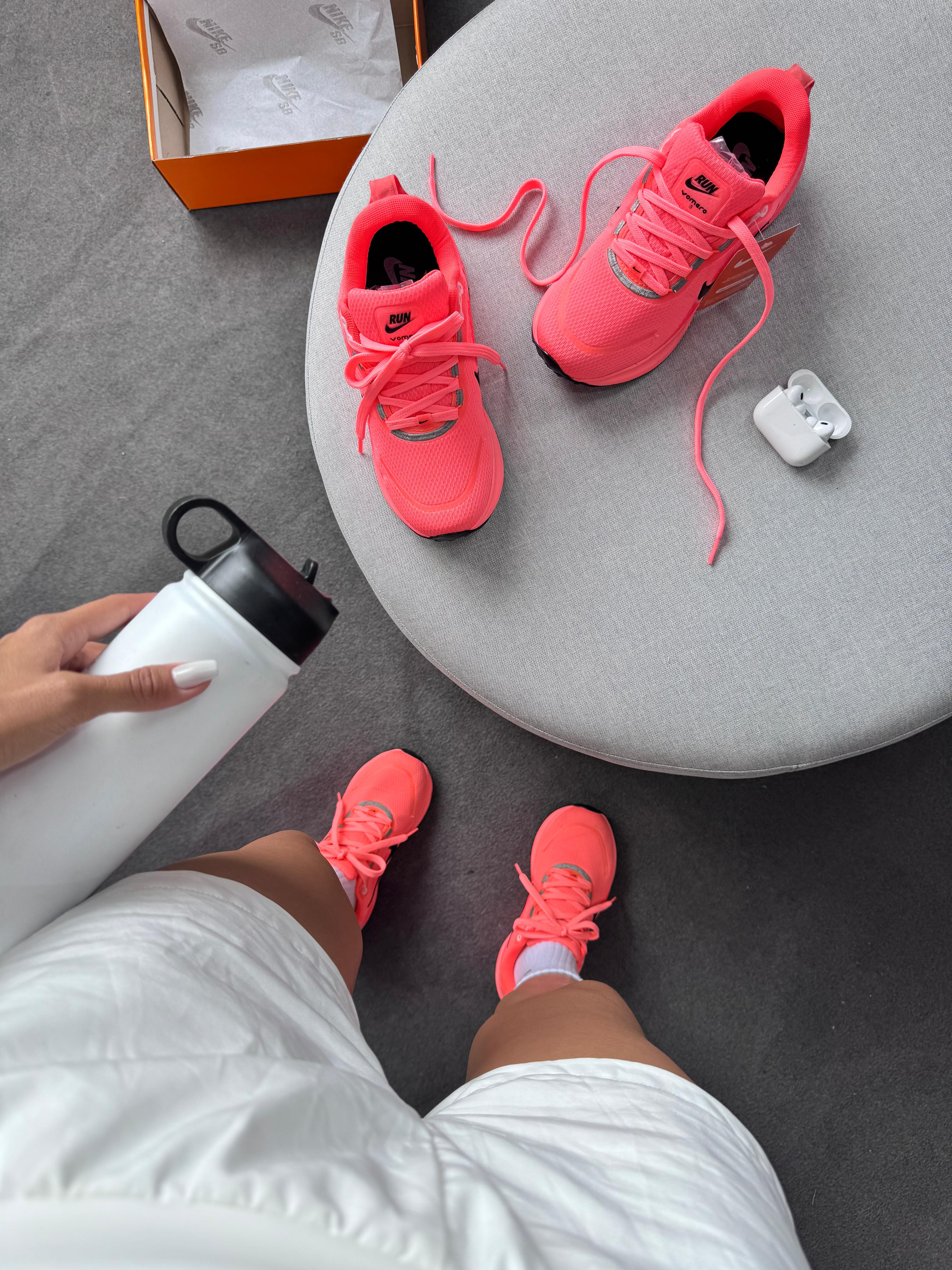 Nike Zoom Vomero 18 Triple Coral