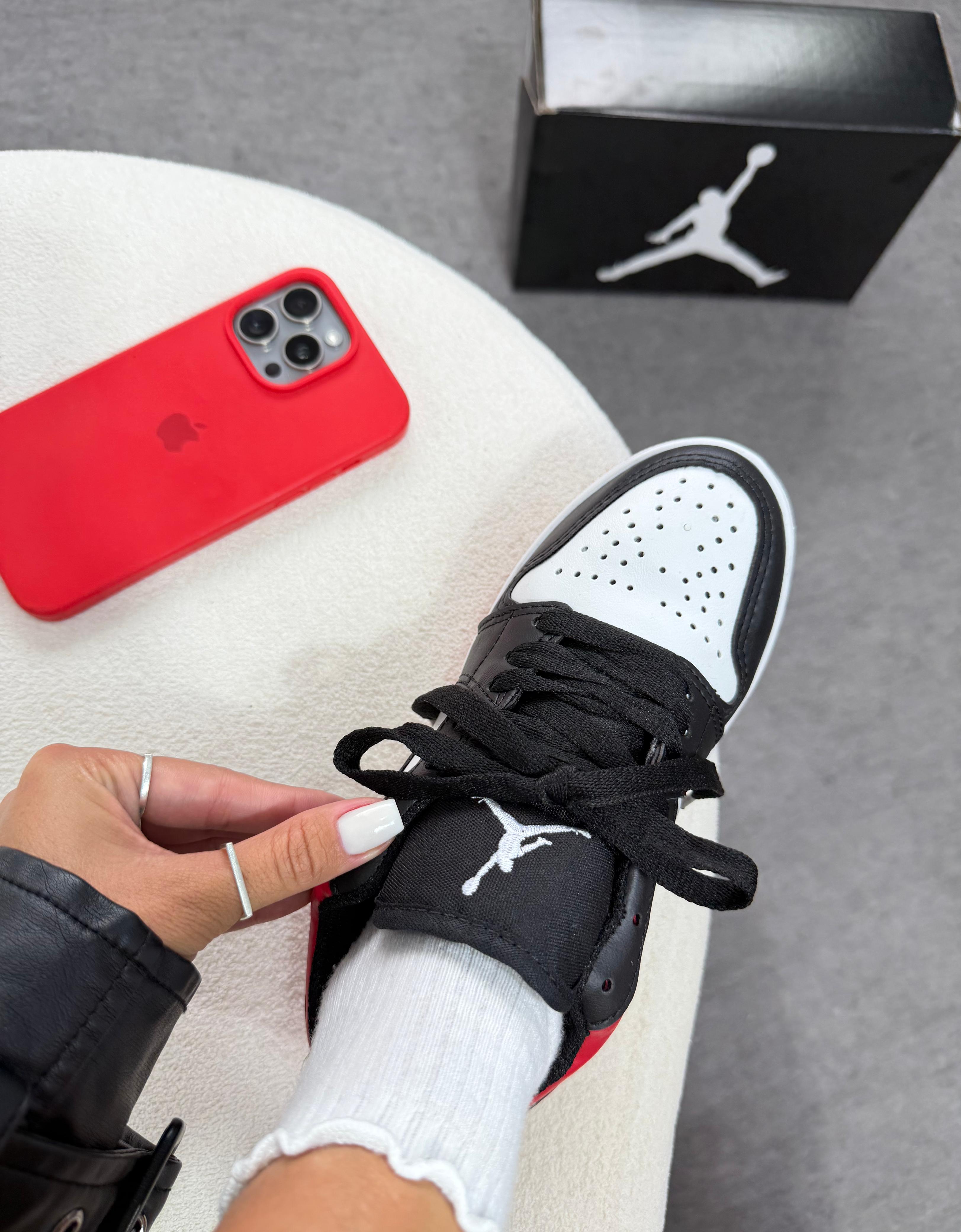 Nike Air Jordan 1 Low OG Black Toe Preto Branco Vermelho