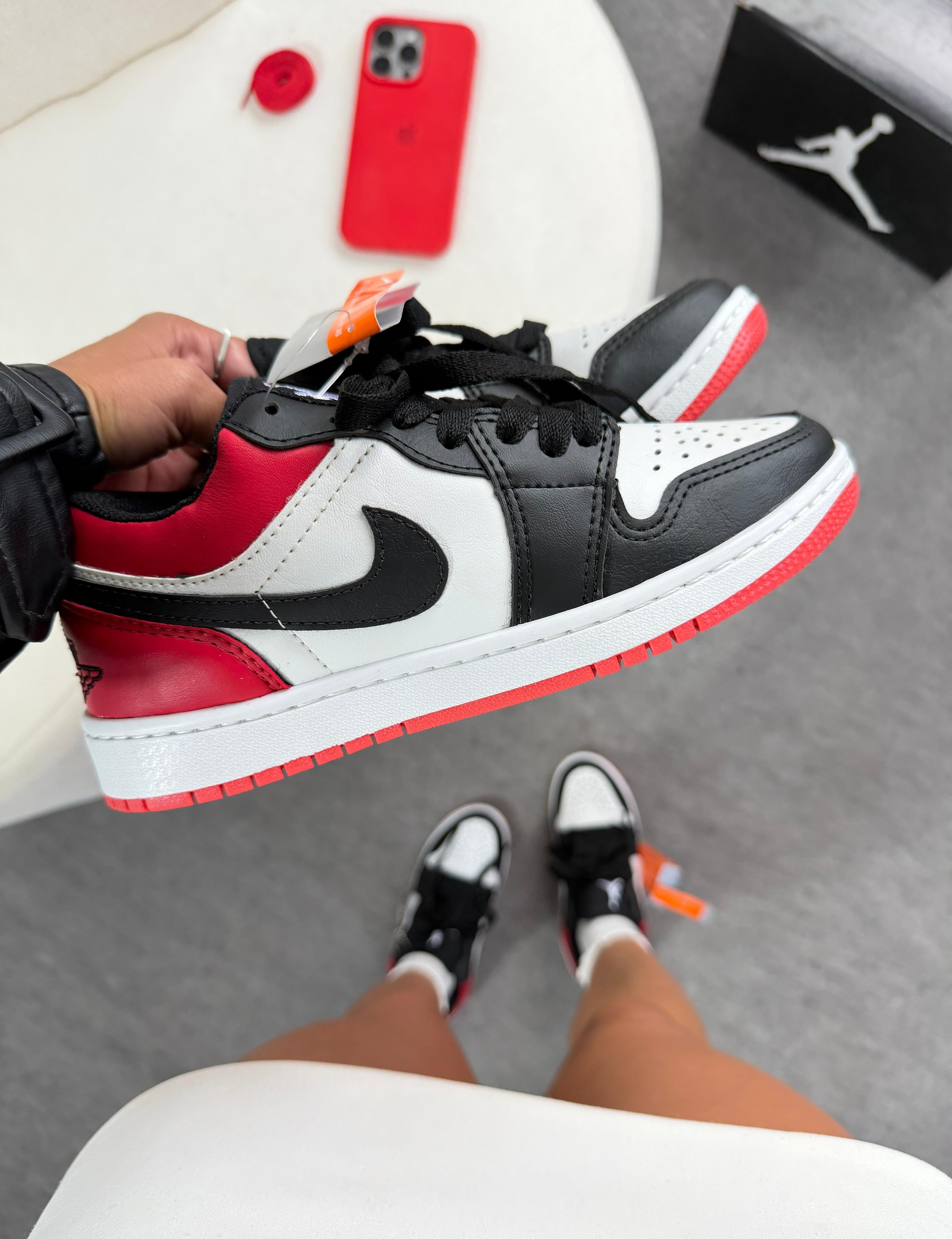Nike Air Jordan 1 Low OG Black Toe Preto Branco Vermelho