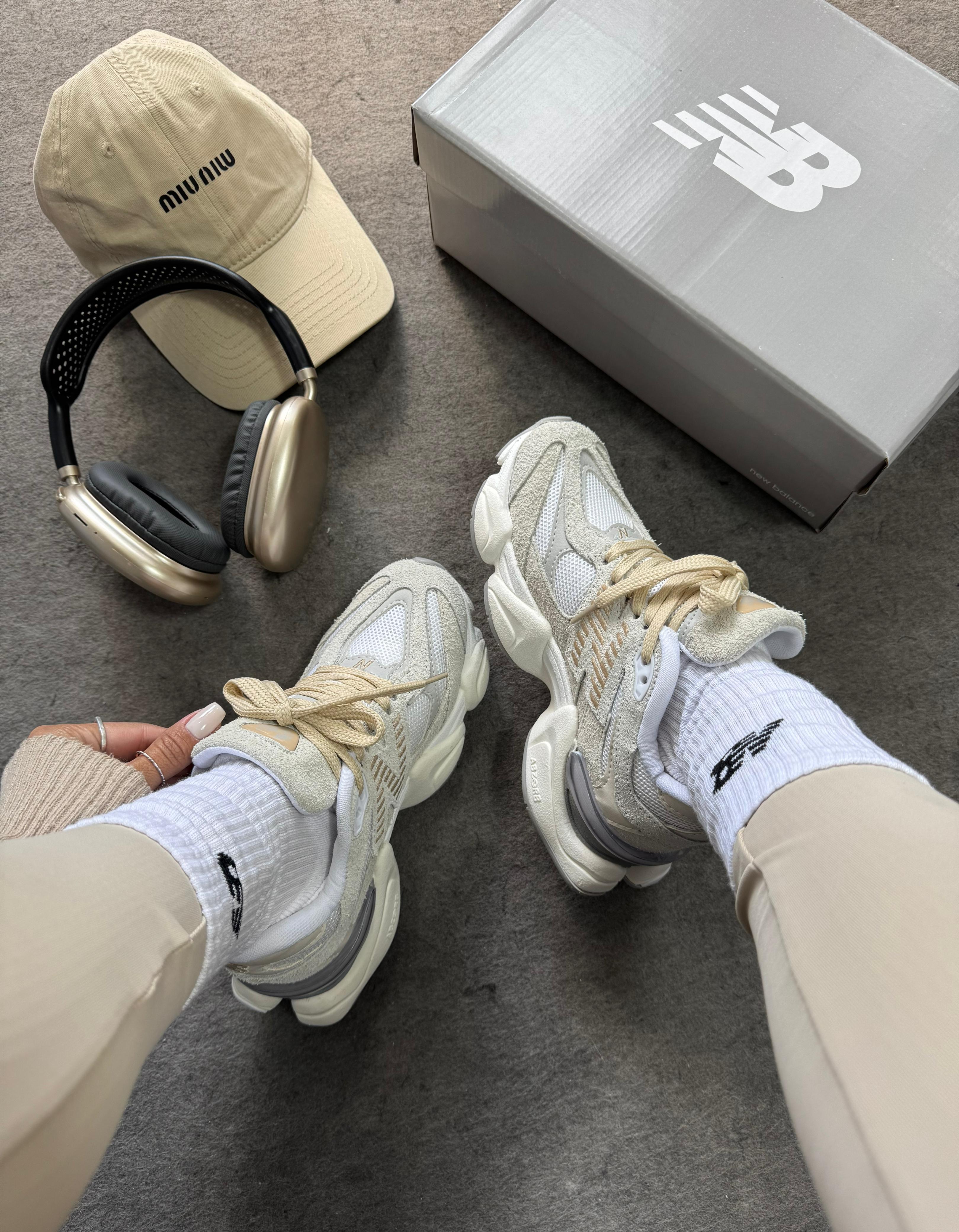 New Balance 9060 Off White Glitter