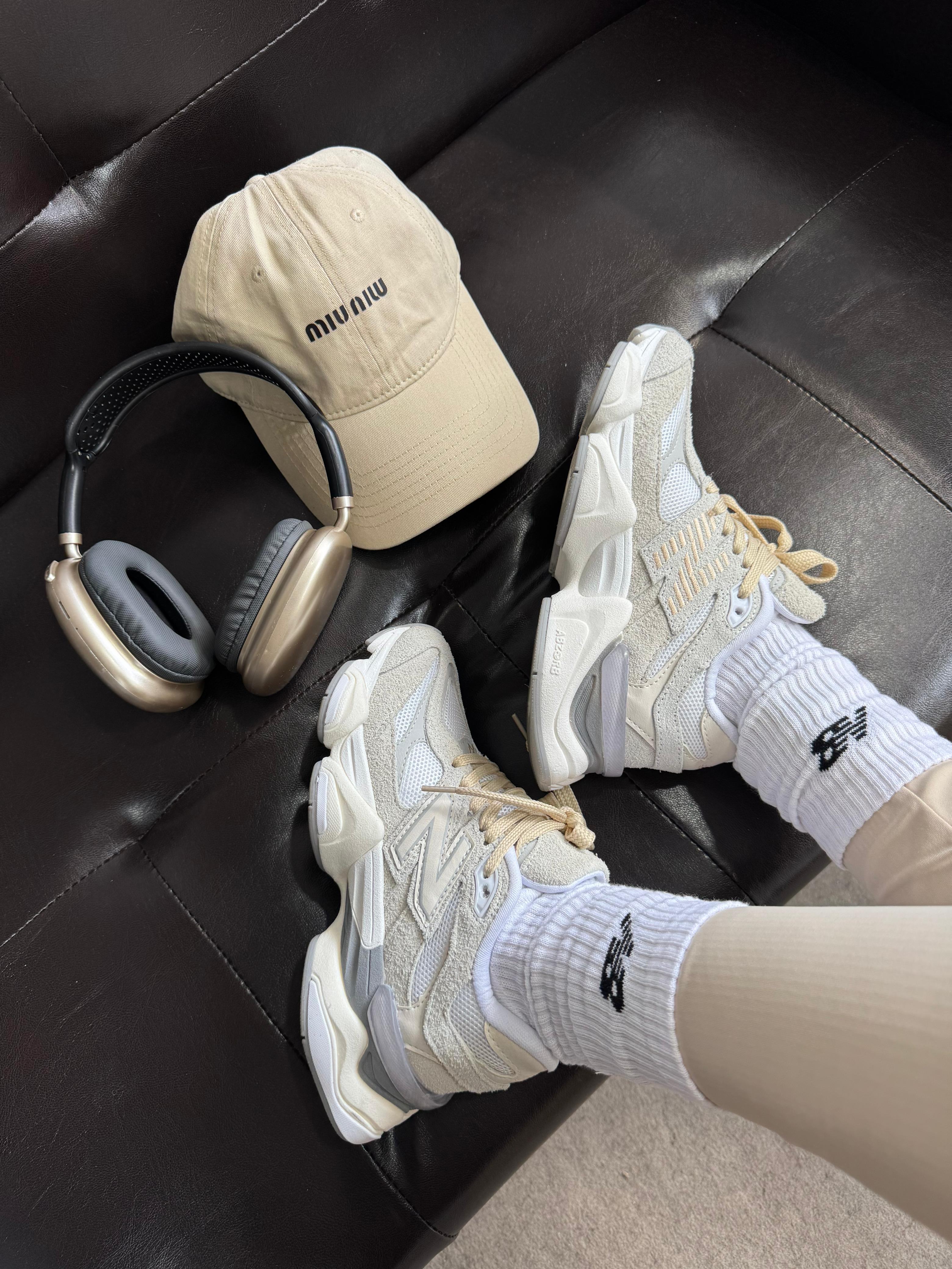 New Balance 9060 Off White Glitter