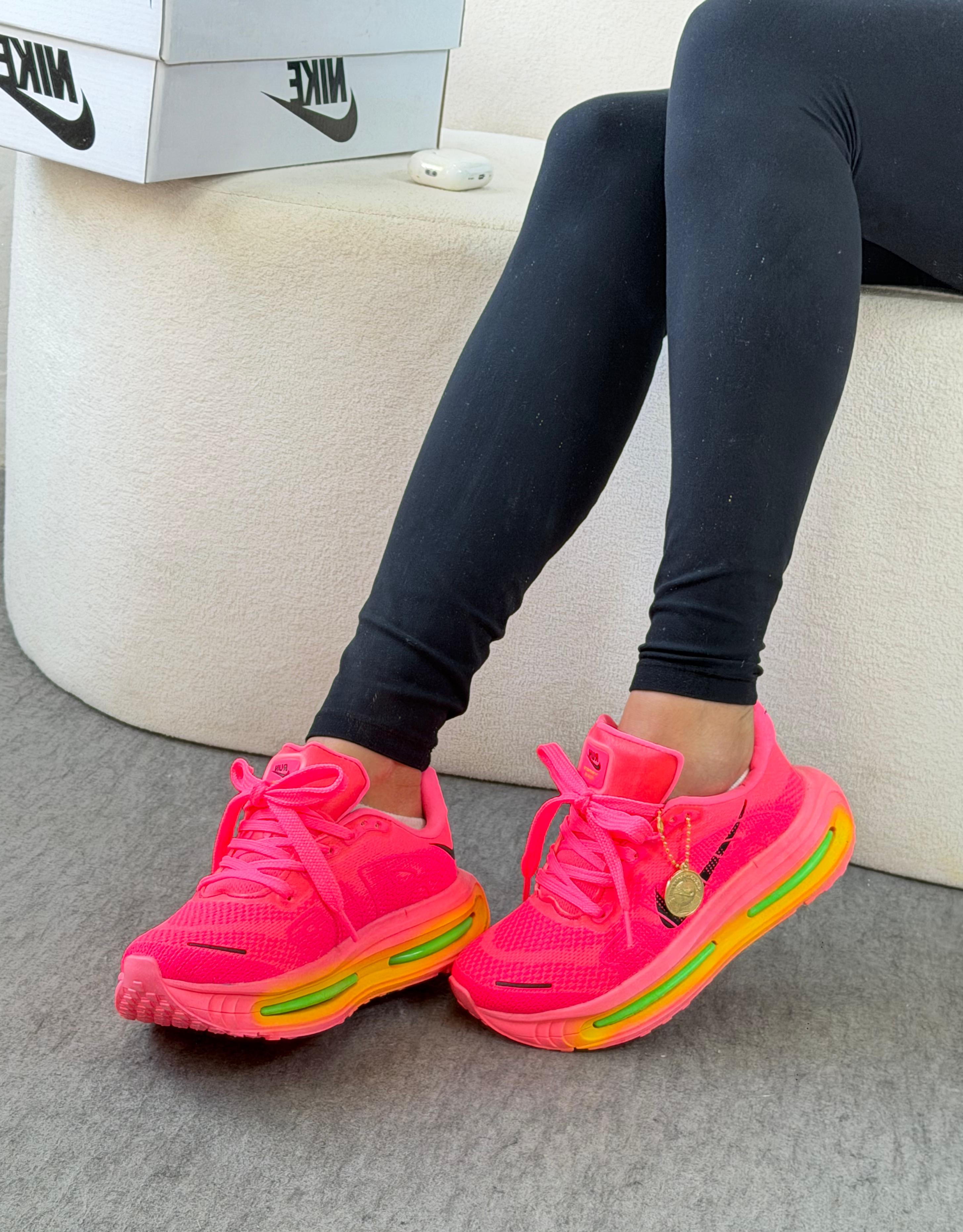 Nike Zoom Vomero 17 Triple Rosa