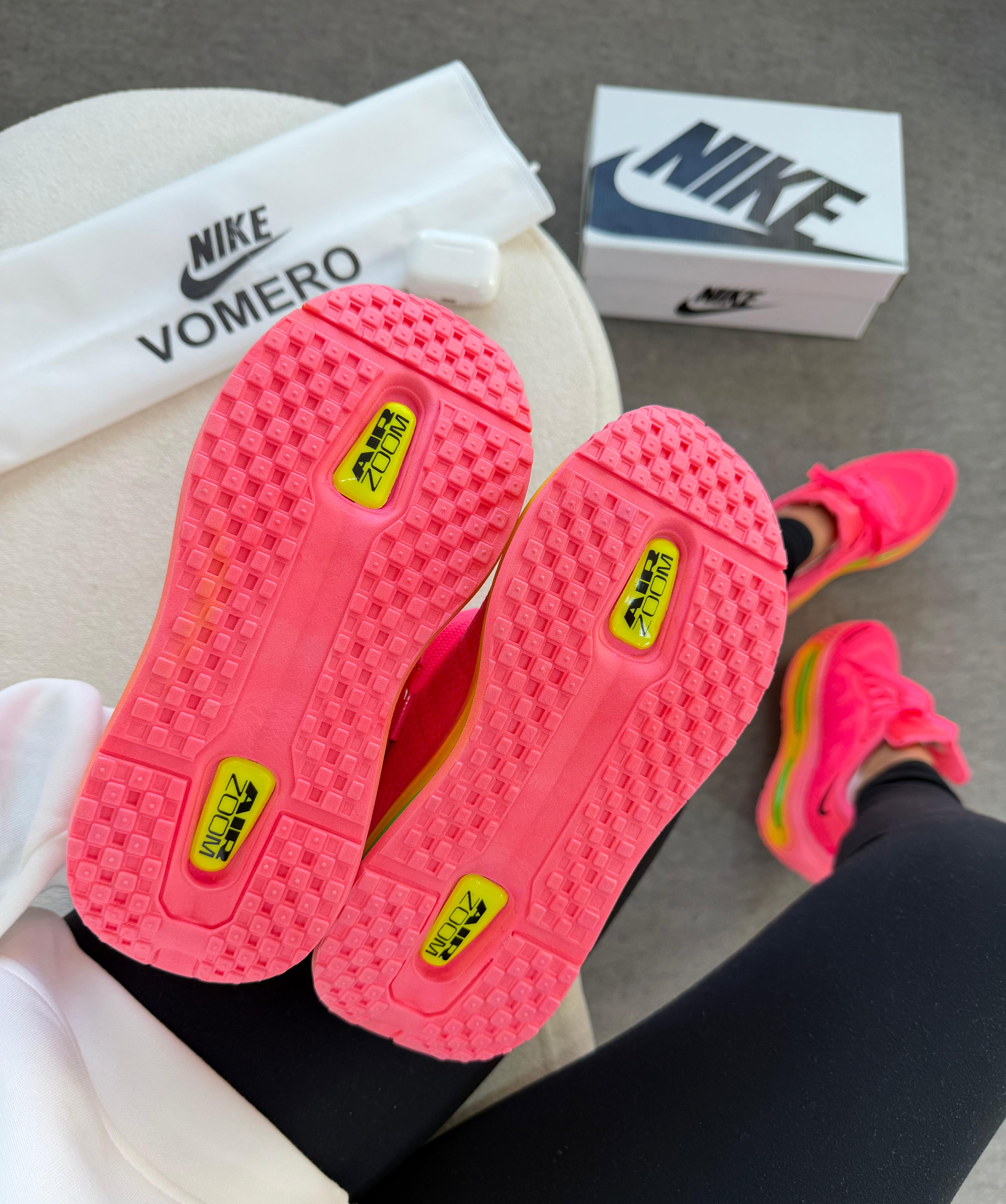 Nike Zoom Vomero 17 Triple Rosa