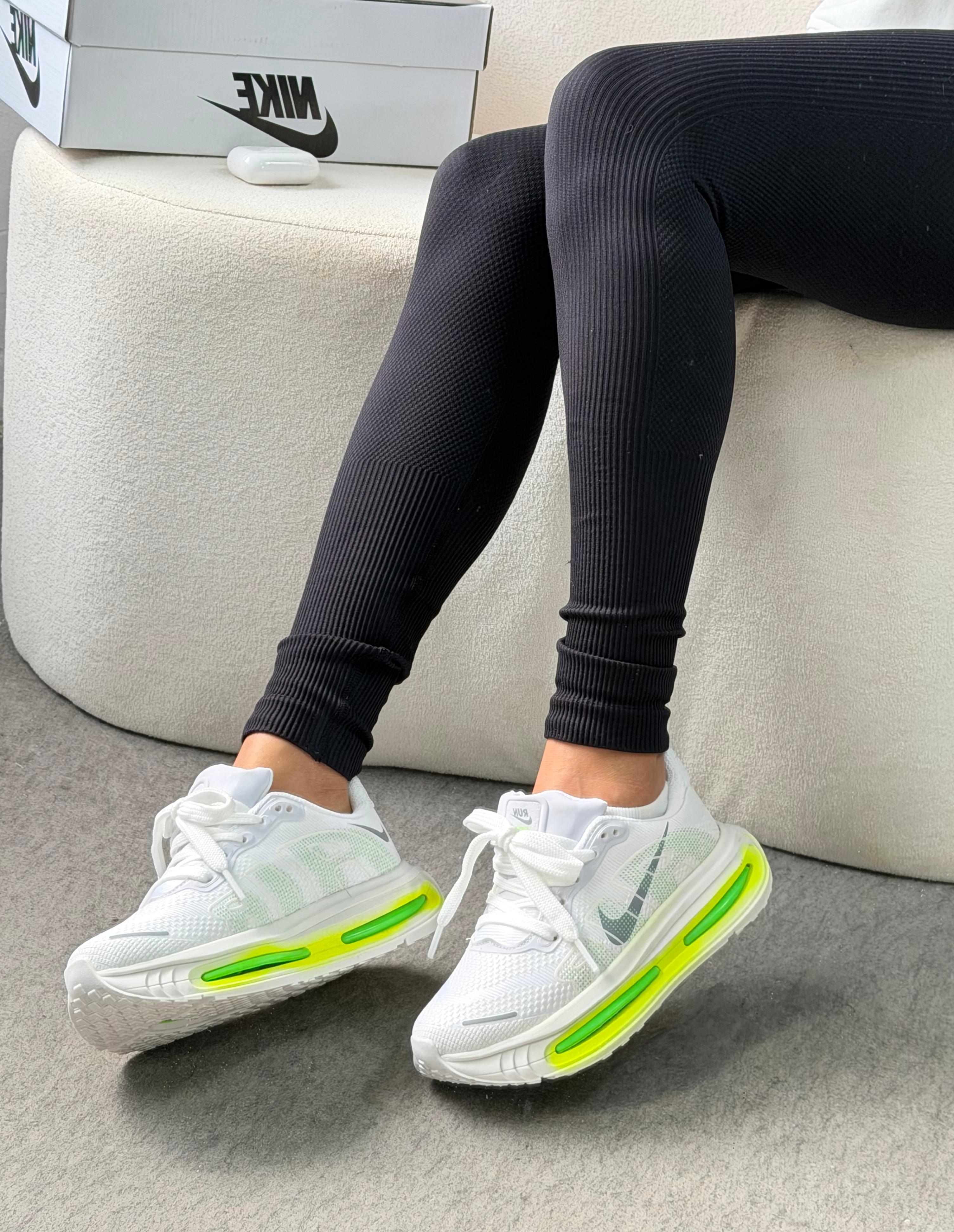 Nike Zoom Vomero 17 Branco Limão