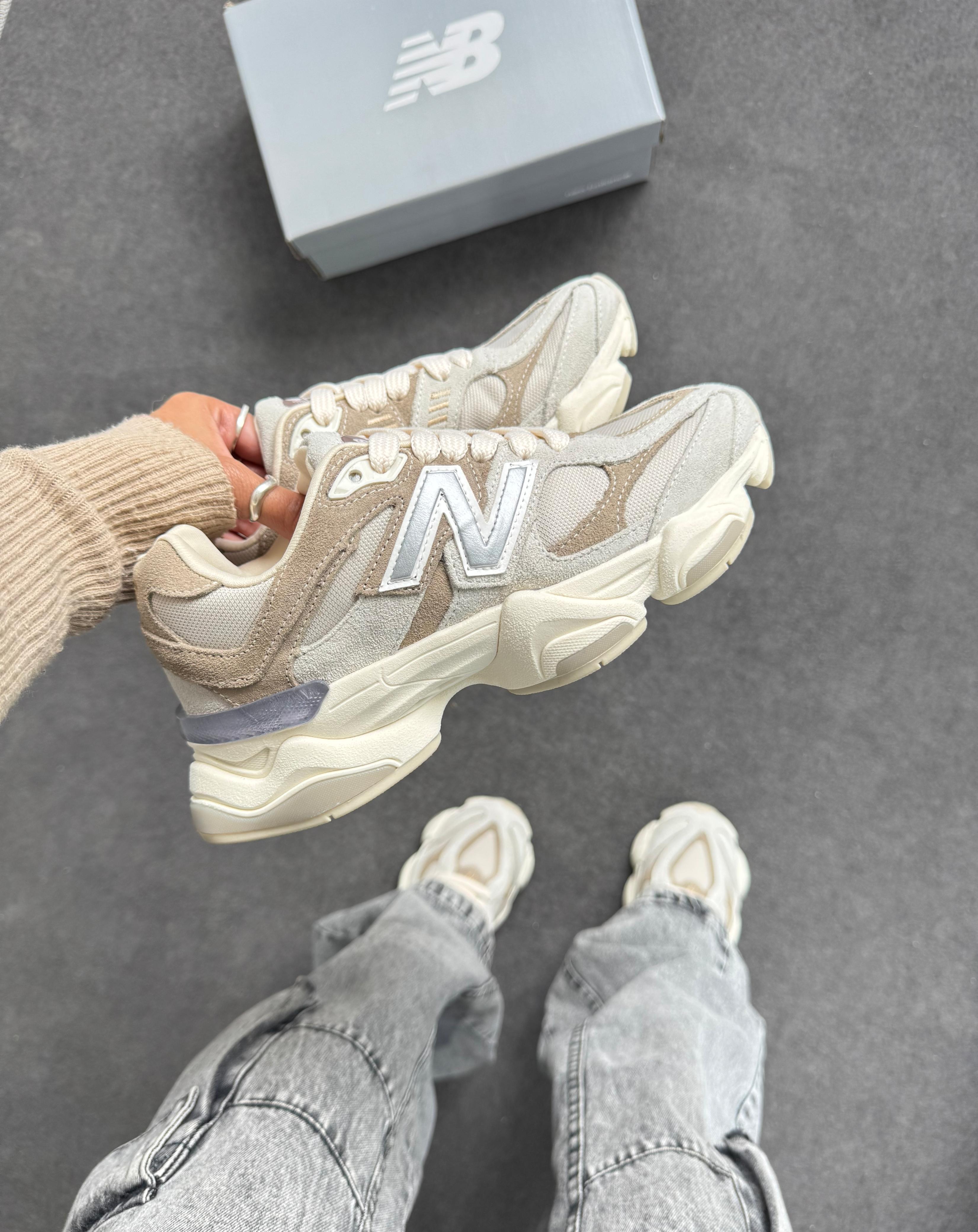 New Balance 9060 Areia Cinza