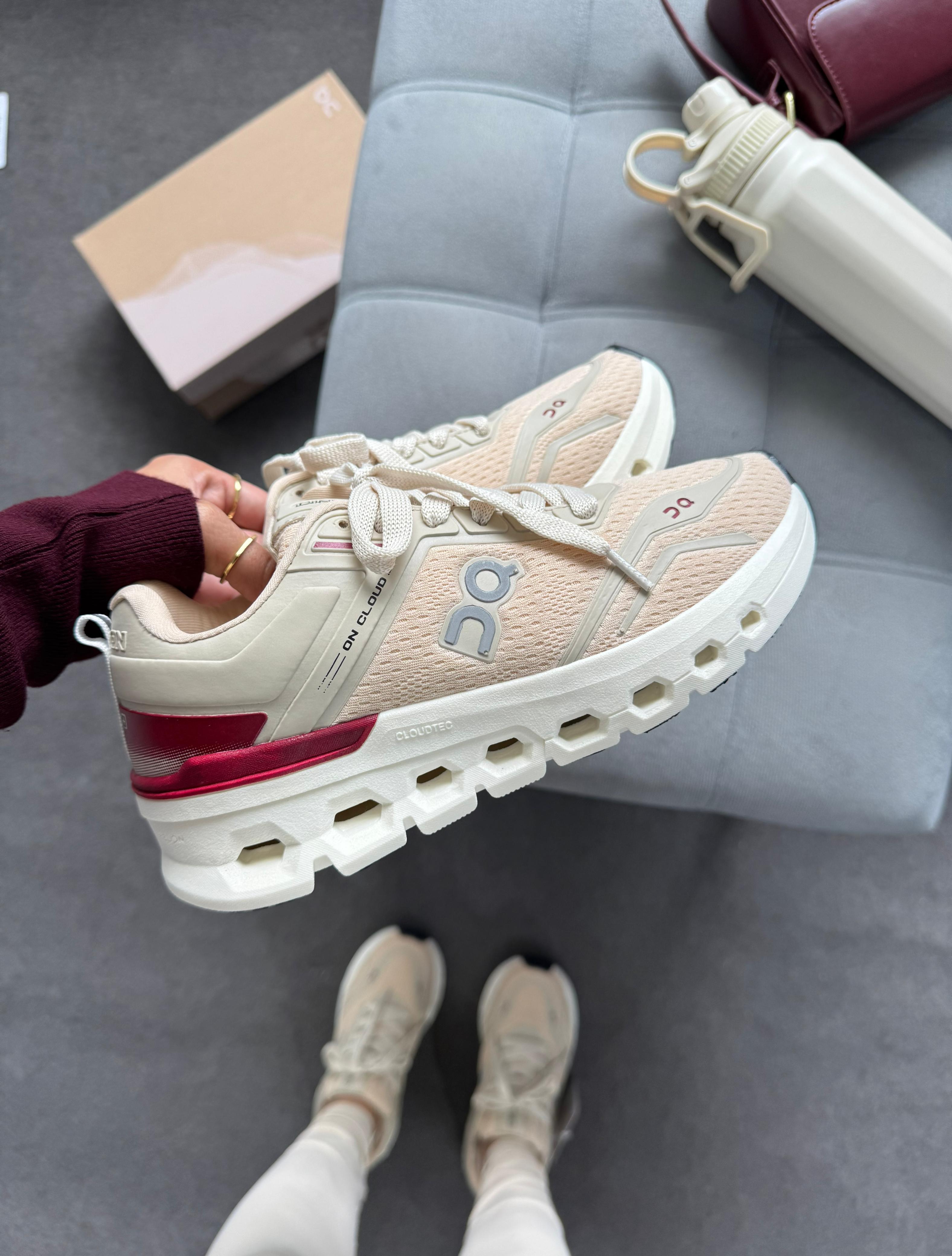 On Cloudrunner 2 Off White Bege
