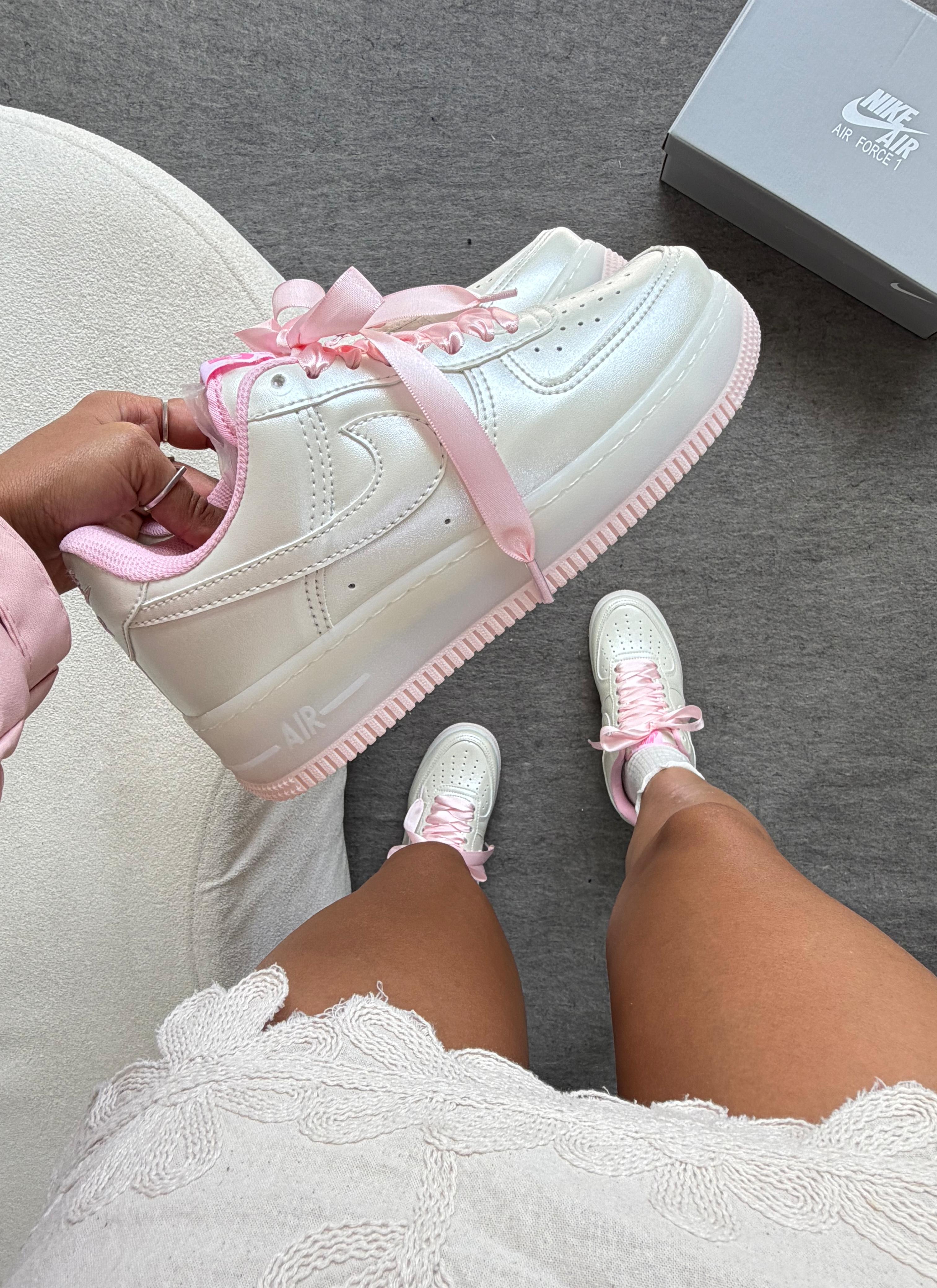 Nike Air Force 1 Low Prime Branco Rosa