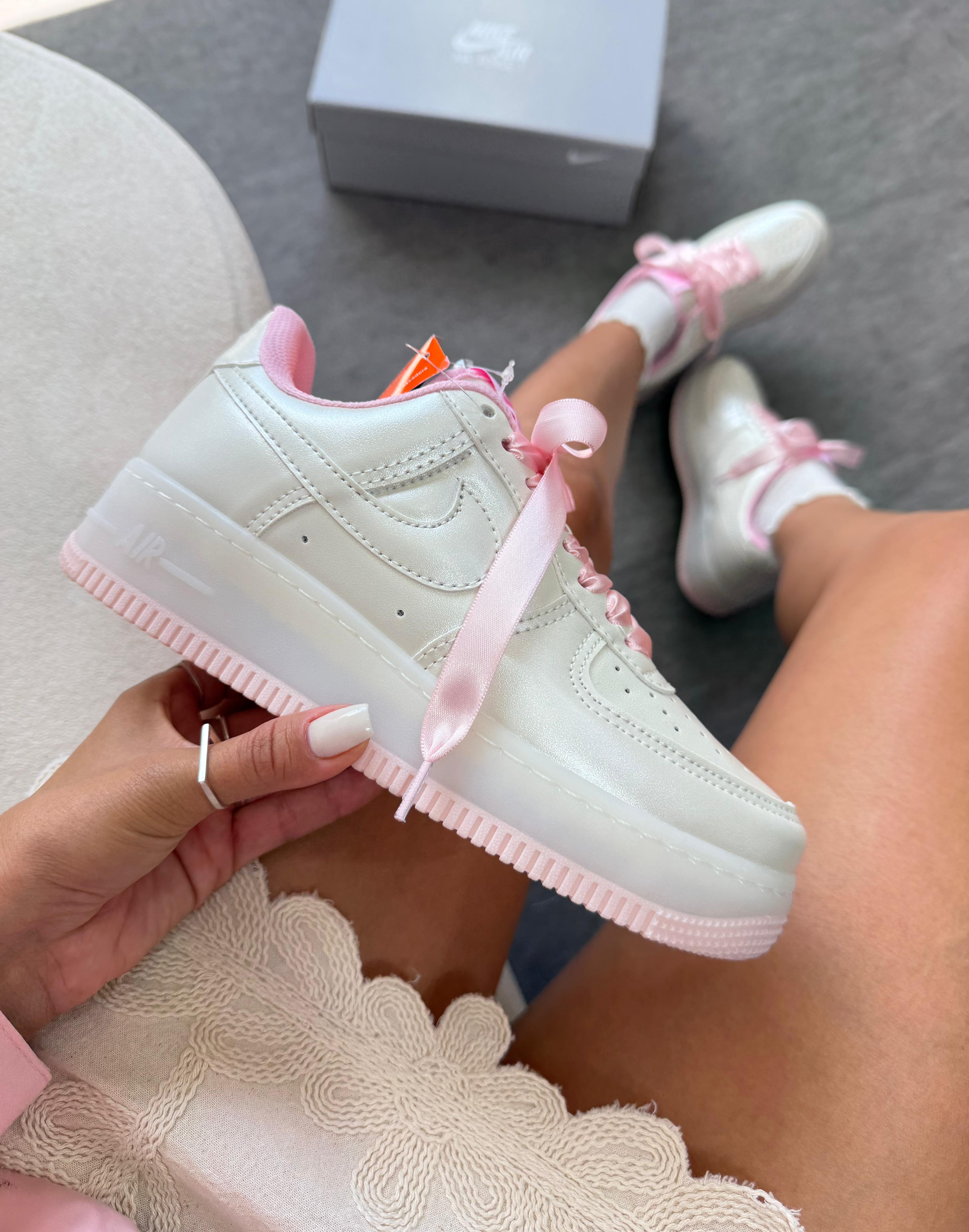 Nike Air Force 1 Low Prime Branco Rosa