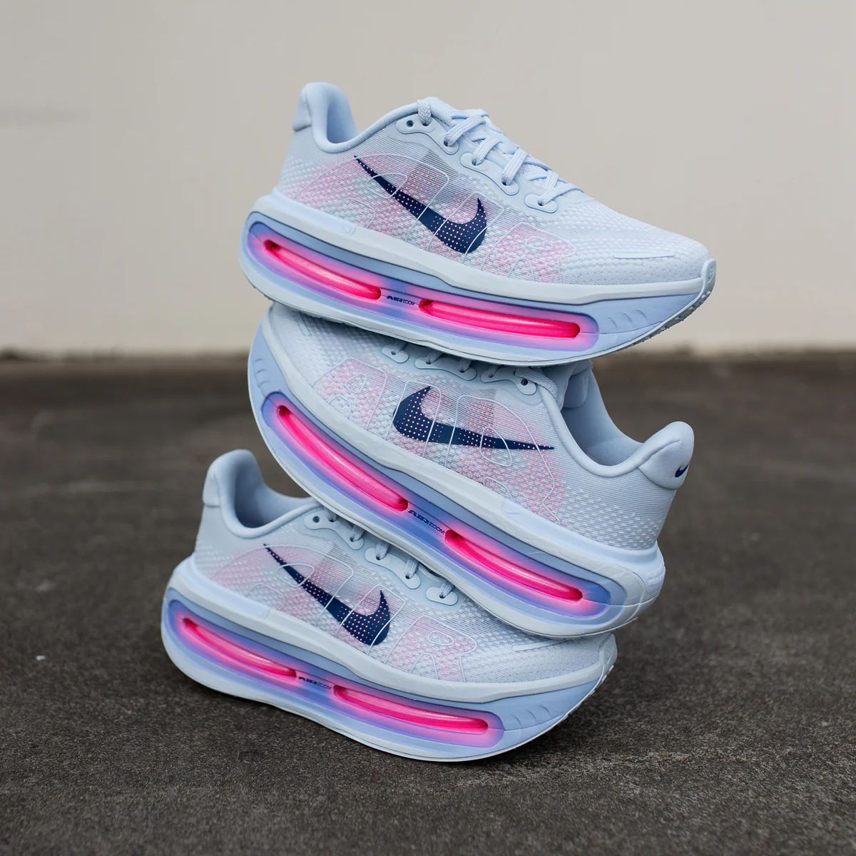 Nike Zoom Vomero 18 Branco Azul Rosa