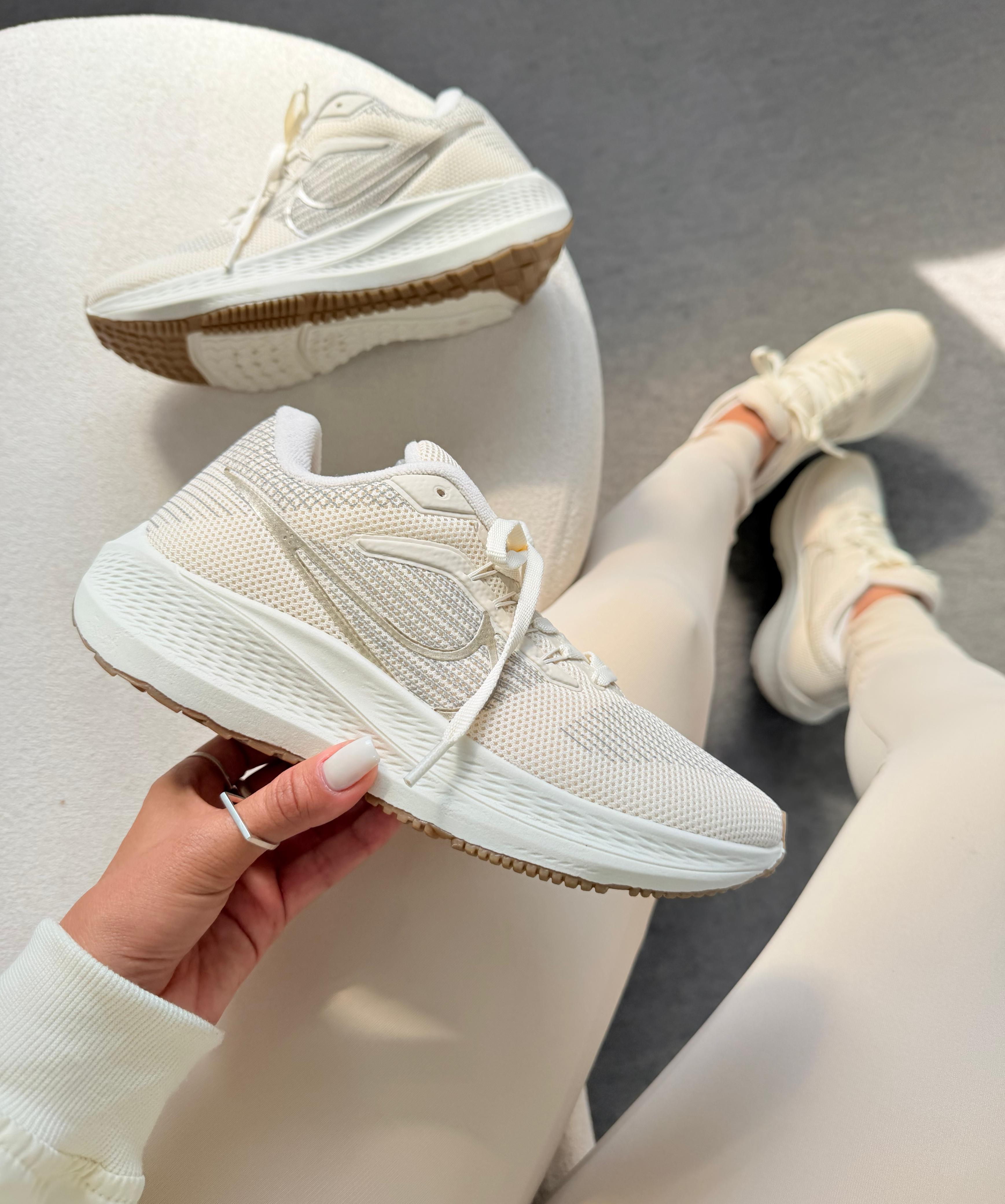 Nike Air Zoom Pegasus 39 Off White Ouro