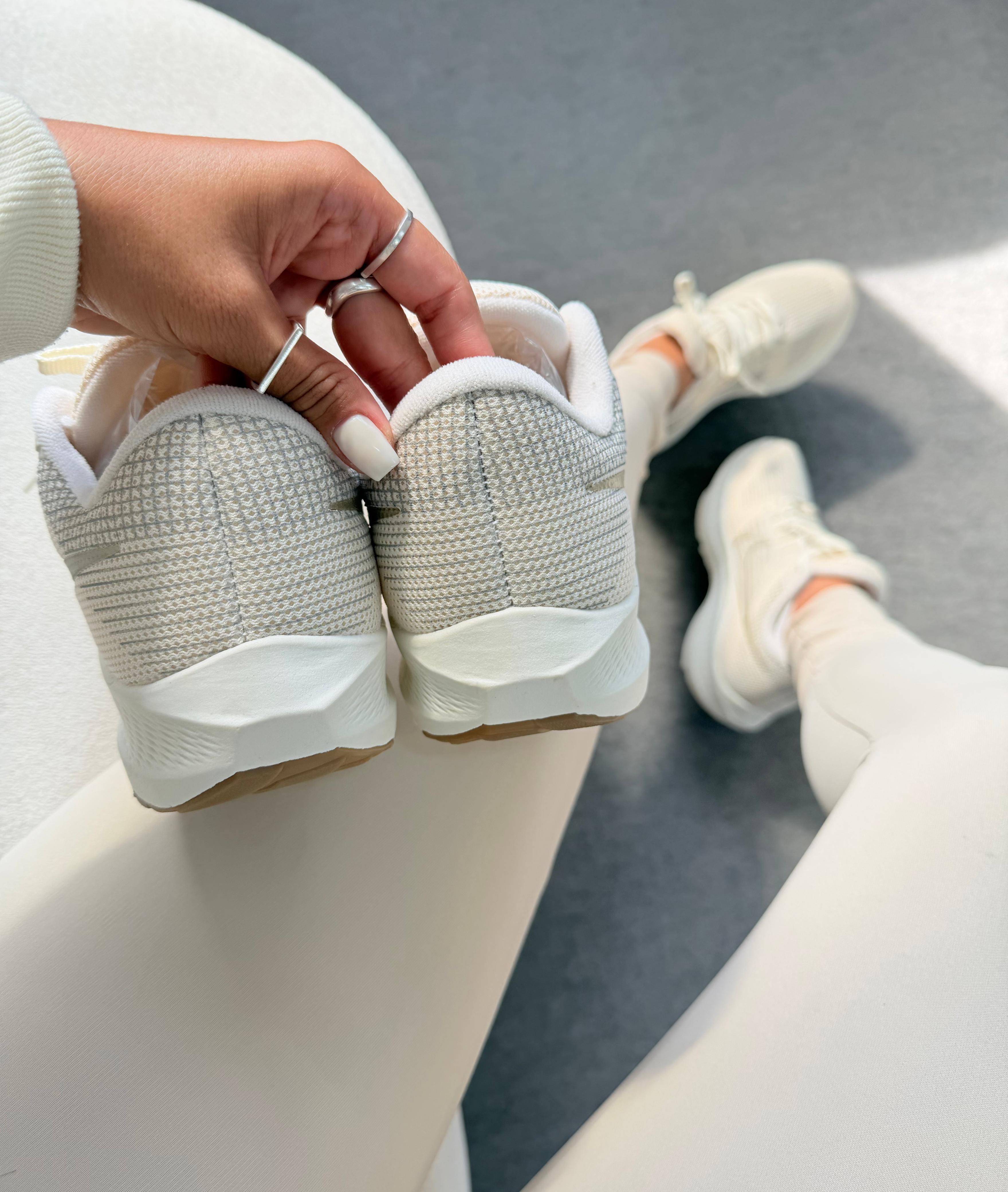 Nike Air Zoom Pegasus 39 Off White Ouro