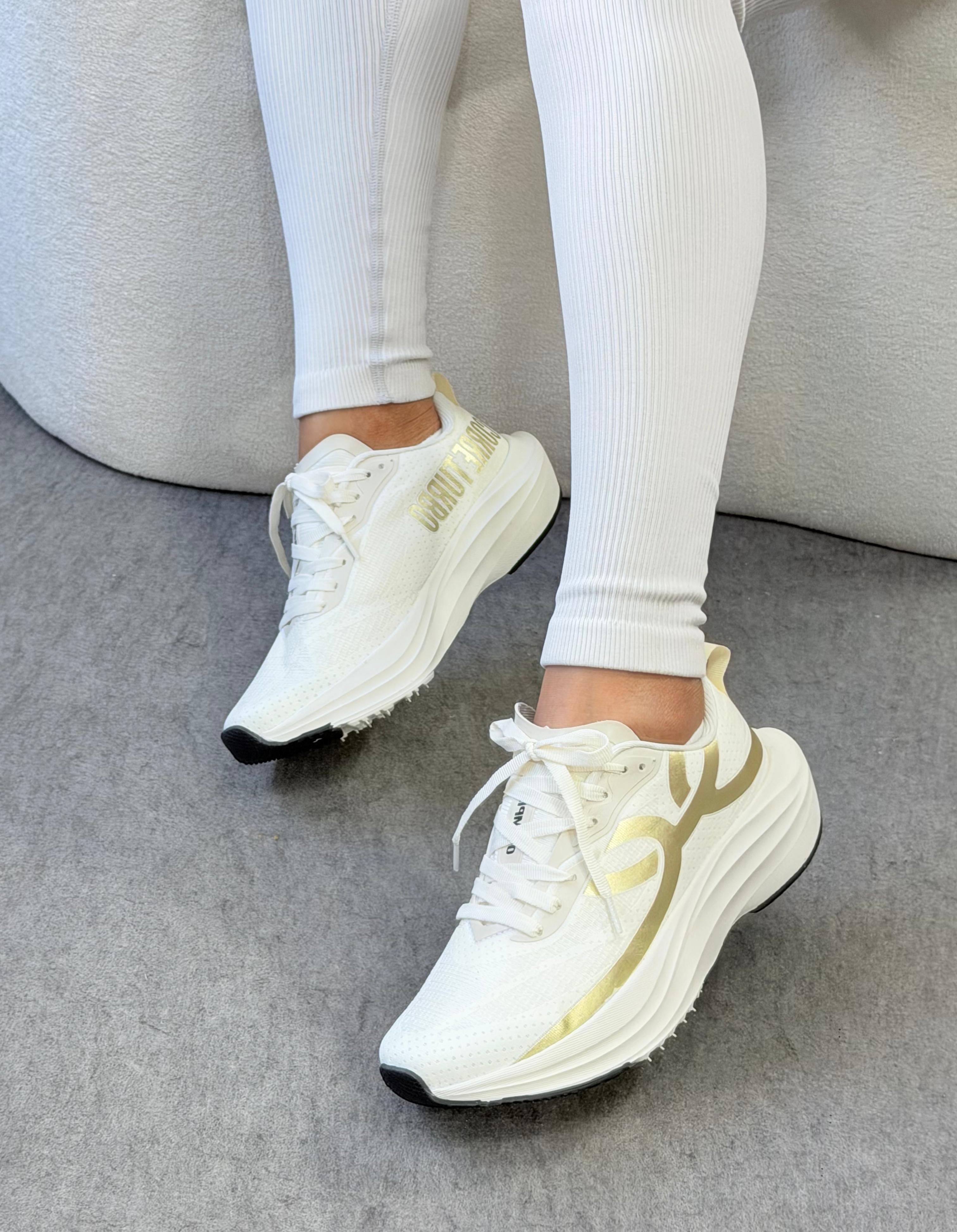 Olympikus Corre Turbo Off White Ouro