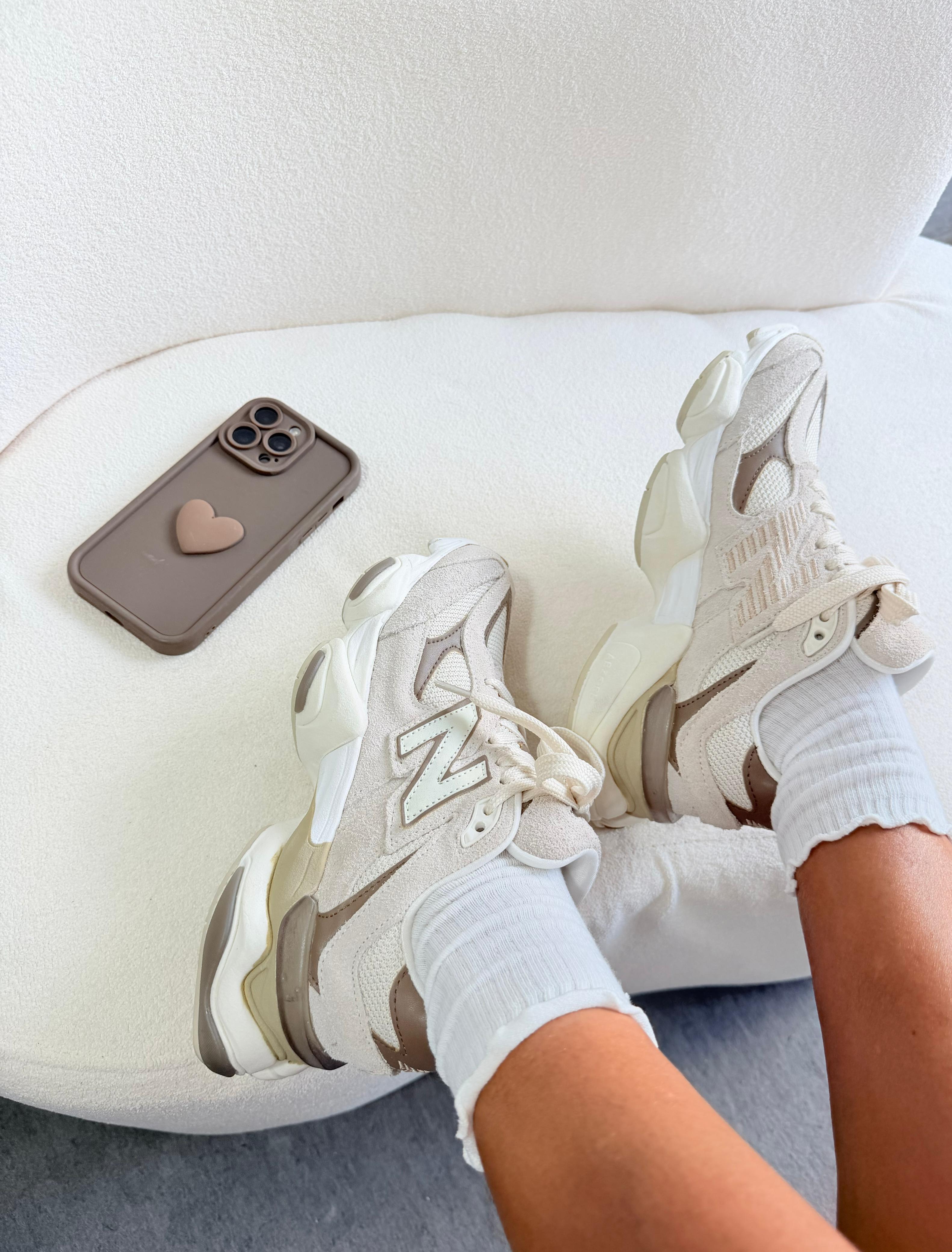 New Balance 9060 Bege Caqui