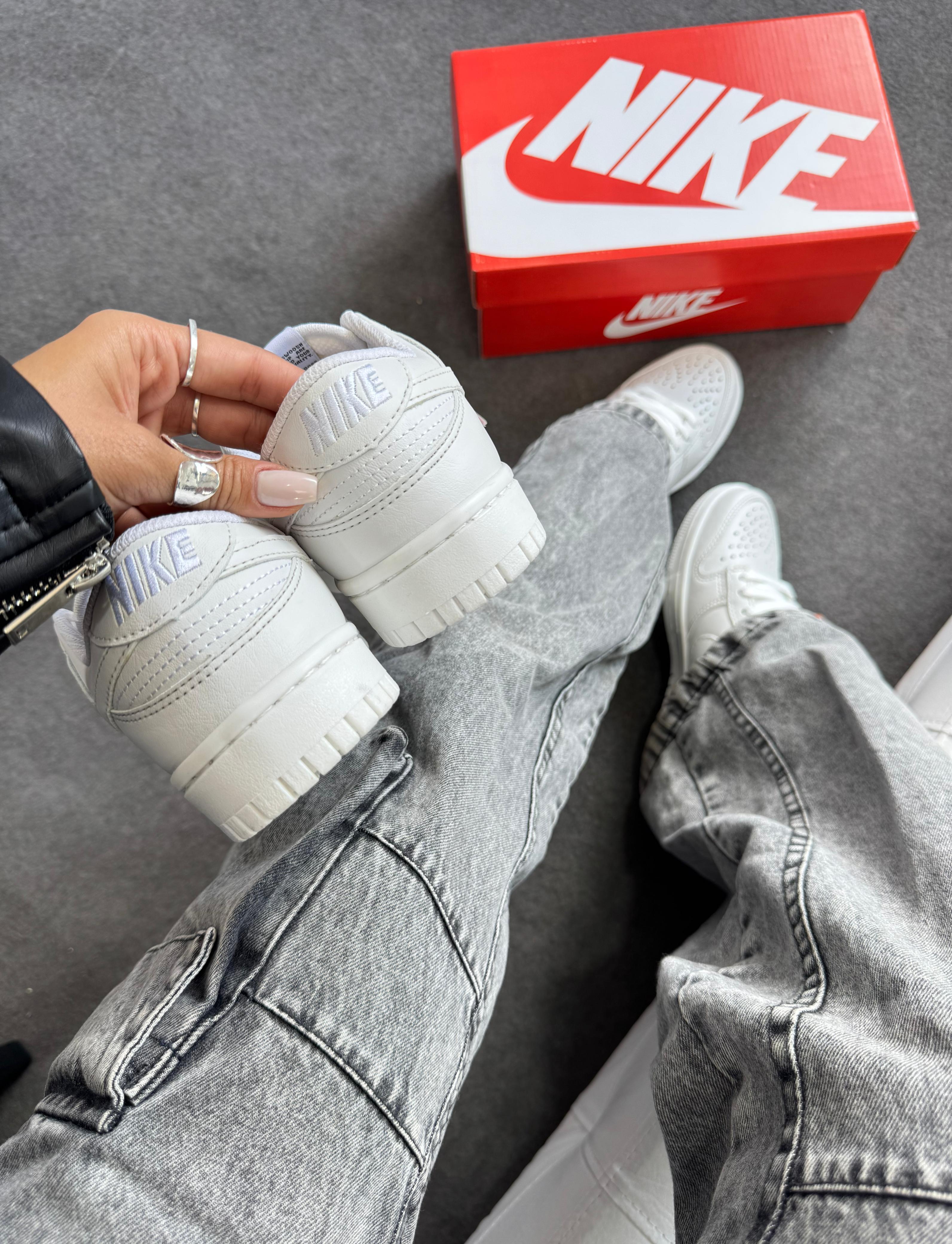 Nike SB Dunk Low Triple Branco
