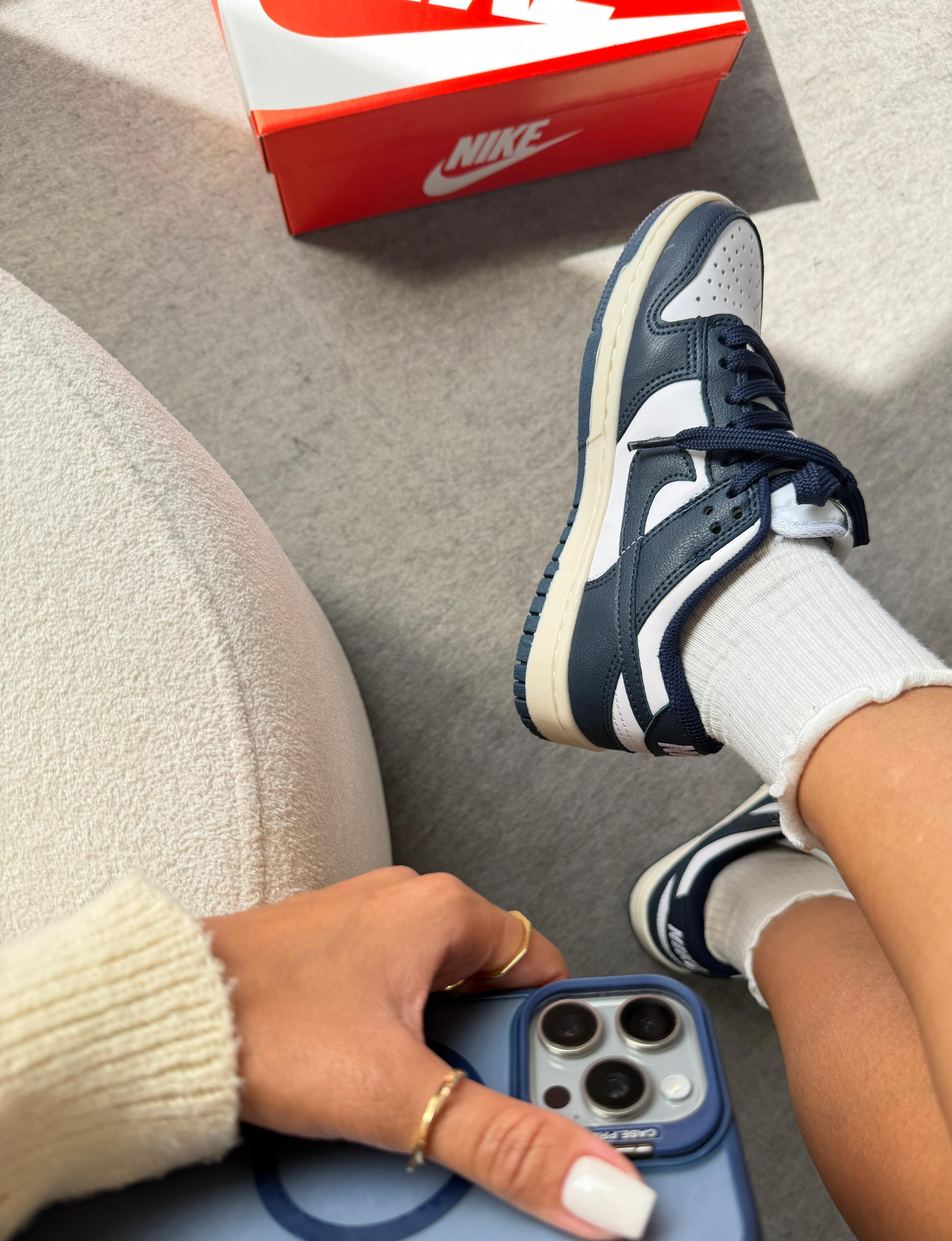 Nike SB Dunk Low Azul Marinho Branco